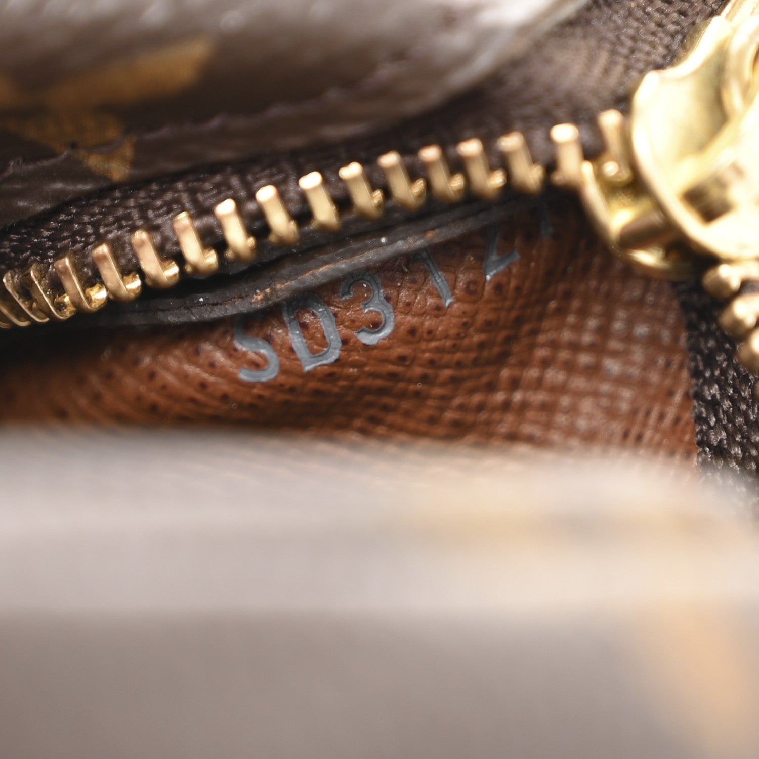 Louis Vuitton Monogram Key Pouch 7 of 10