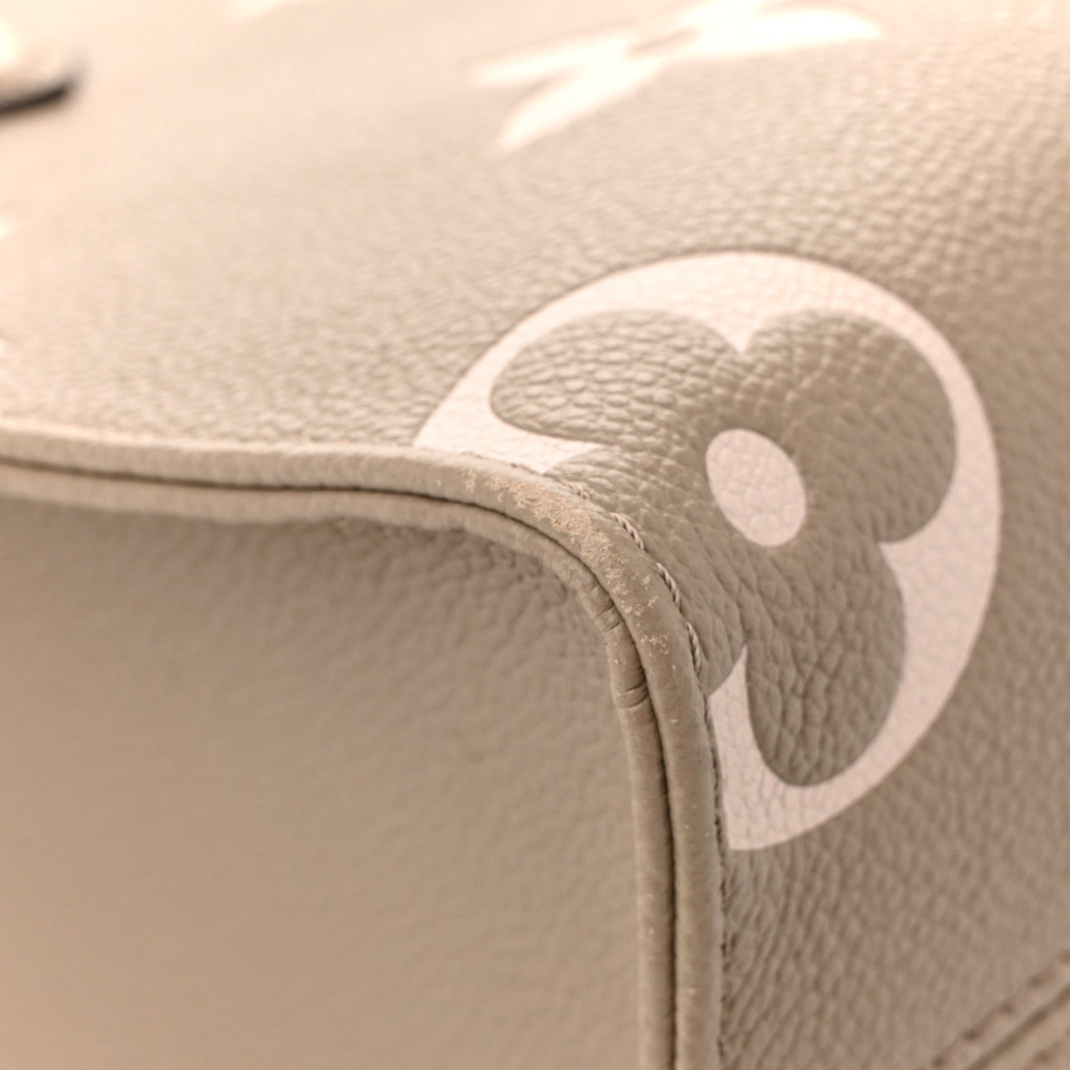 Louis Vuitton Empreinte Monogram Giant Onthego PM Tourterelle Creme 11 of 13