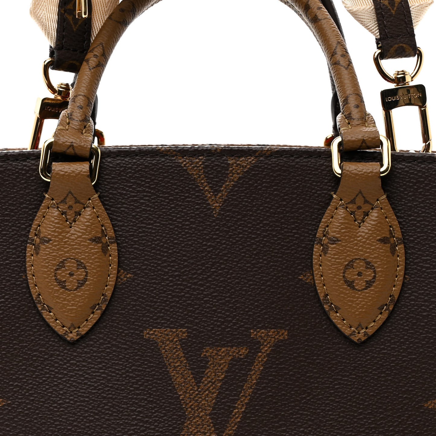 Reverse Monogram Giant Onthego PM
