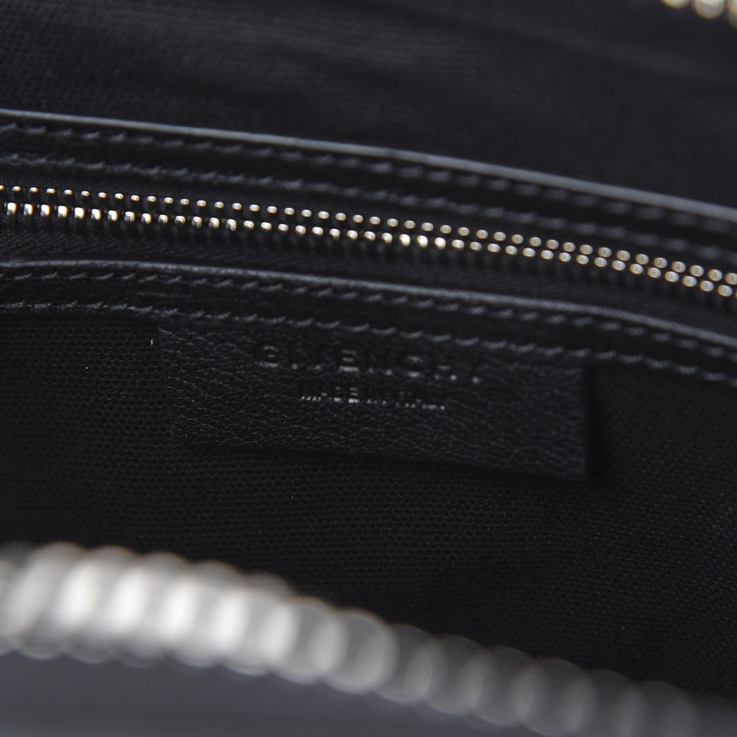 Sugar Goatskin Medium Antigona Black