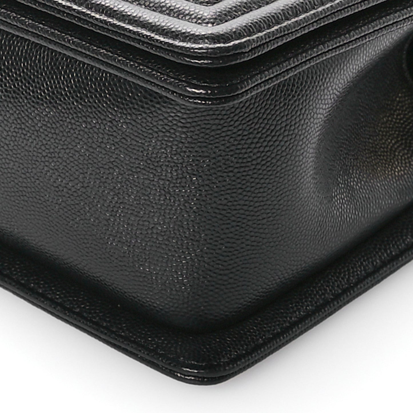 Caviar Chevron Quilted Medium Boy Flap Black