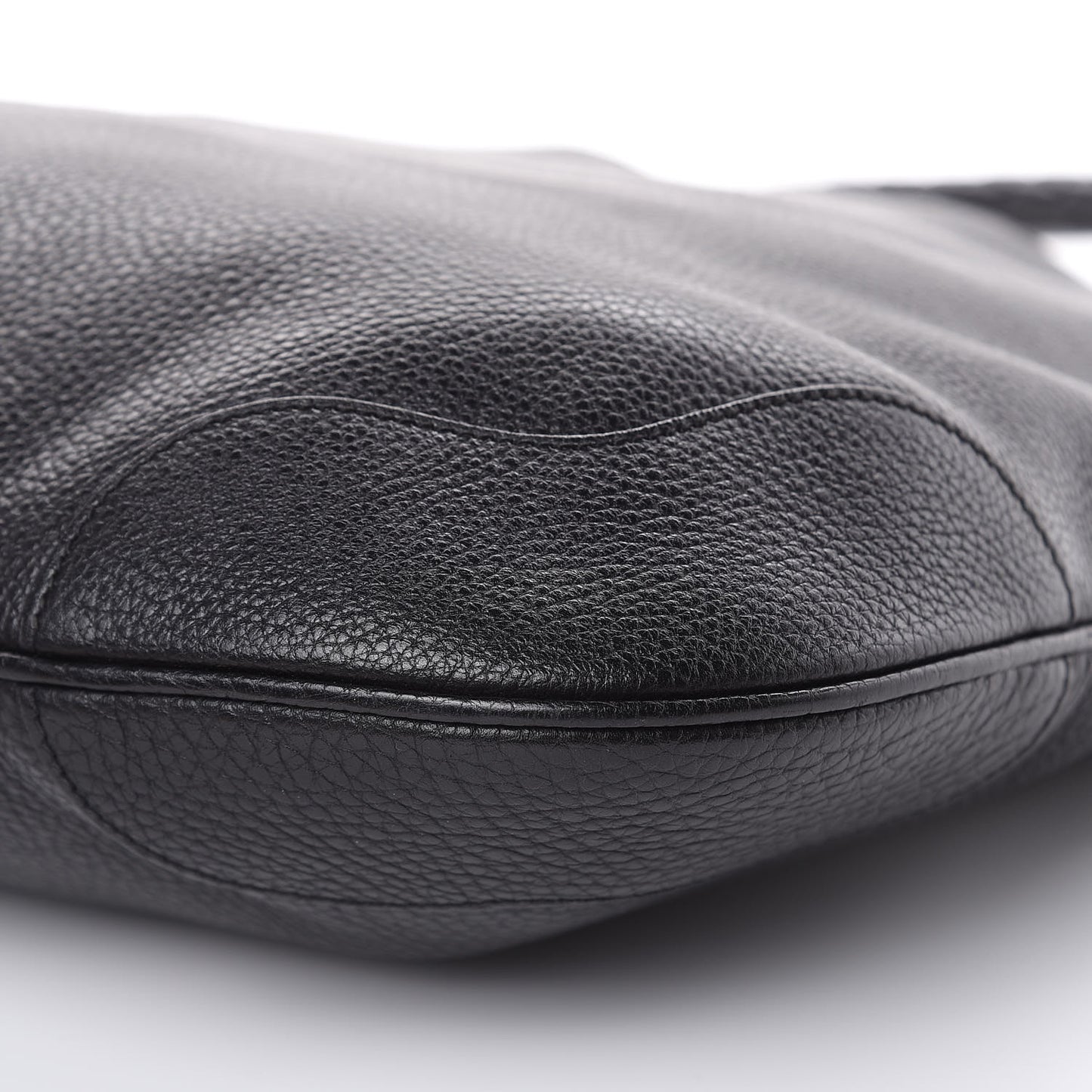 Vitello Daino Hobo Black