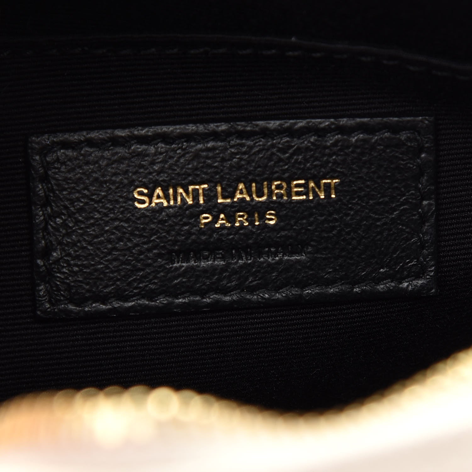 Saint Laurent Grain De Poudre Matelasse Chevron Quilted Round Vinyle Camera Bag Blanc Vintage 6 of 9