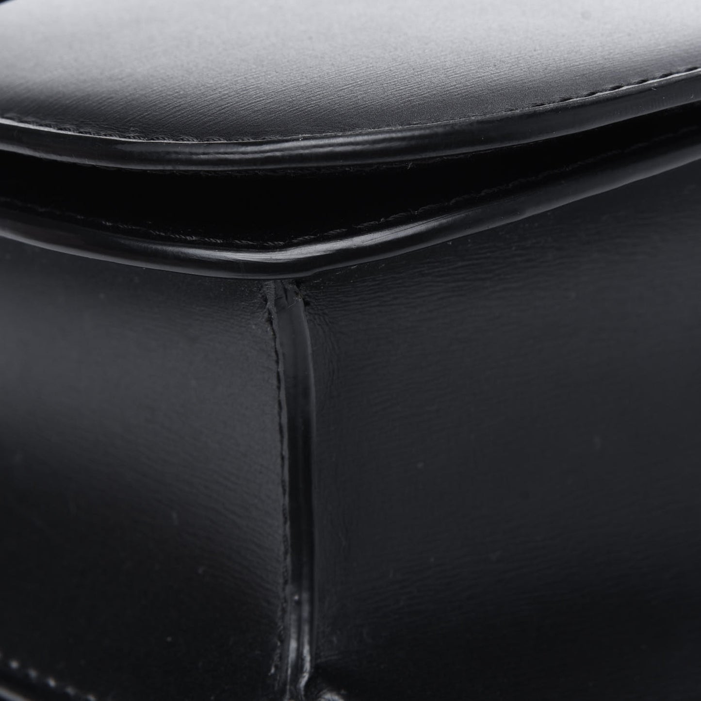 Box Calfskin Medium Classic Box Flap Bag Black