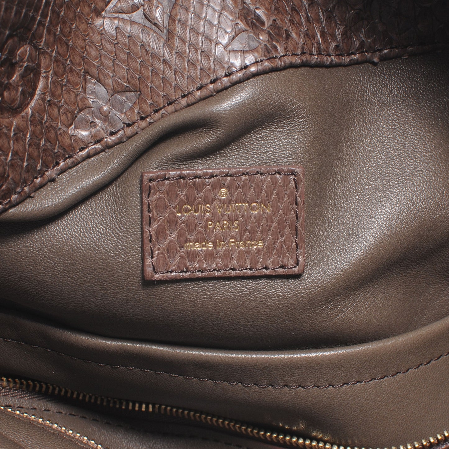 Python Embossed Monogram Artsy MM Gris