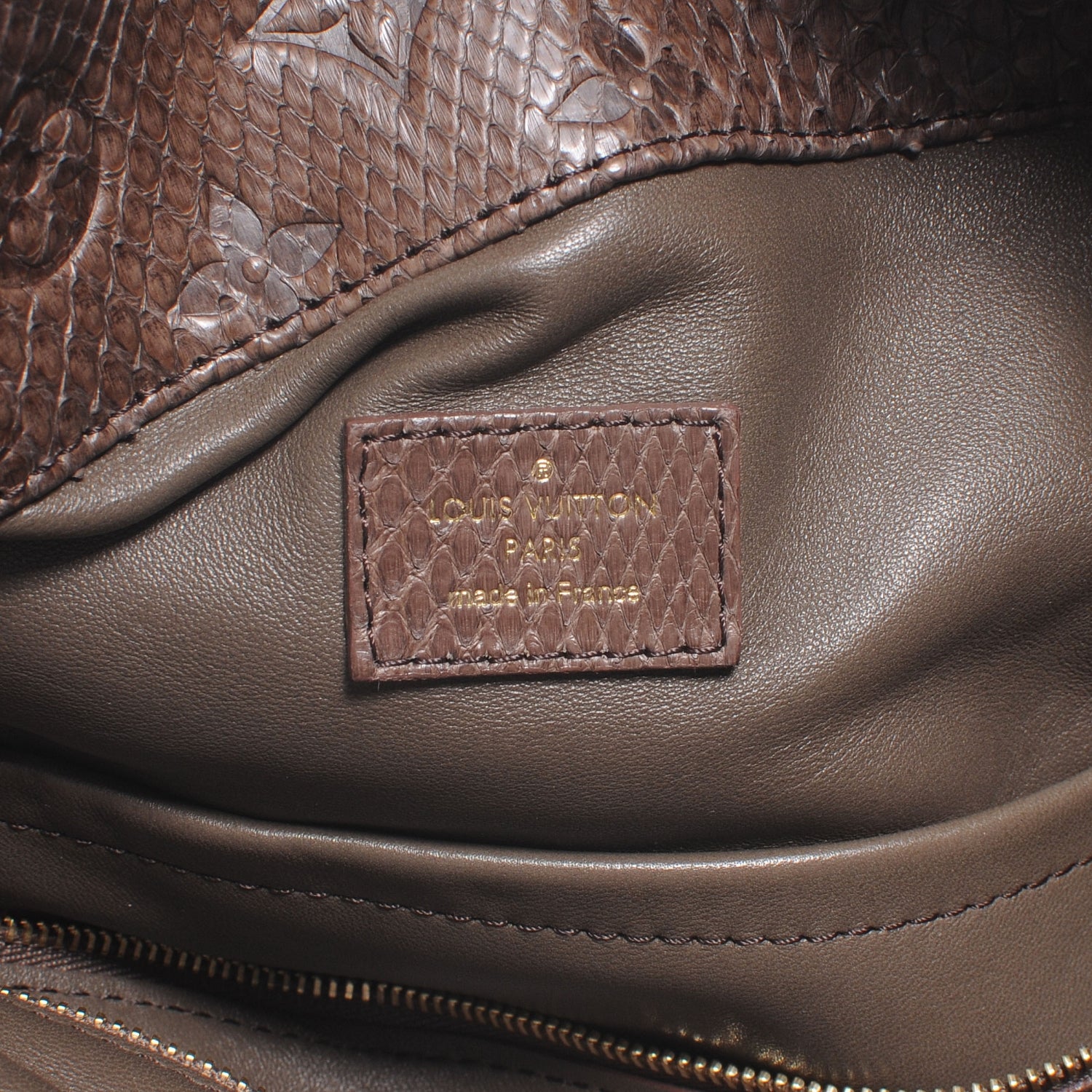 Louis Vuitton Python Embossed Monogram Artsy MM Gris 4 of 7