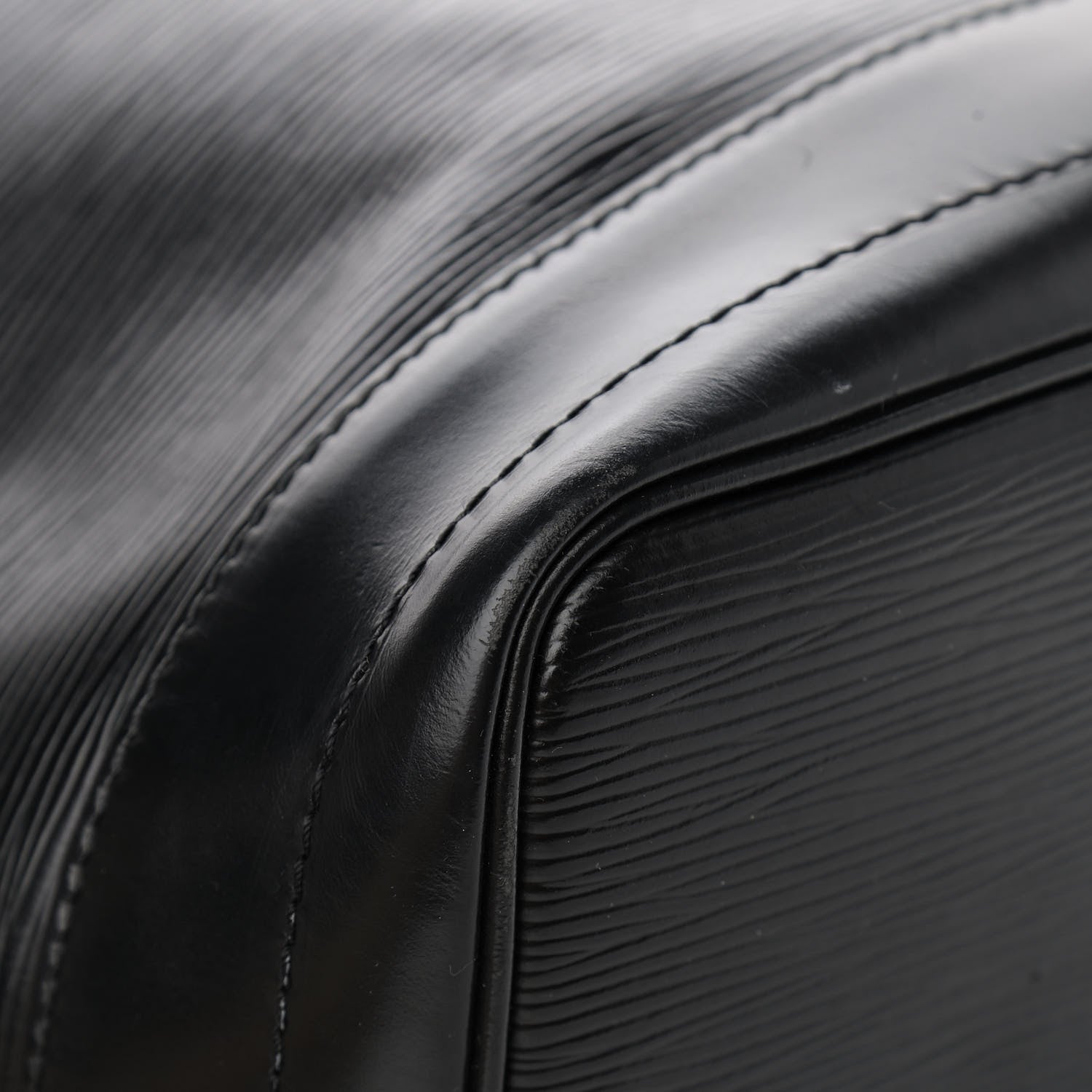 Louis Vuitton Epi Noe Black 9 of 17