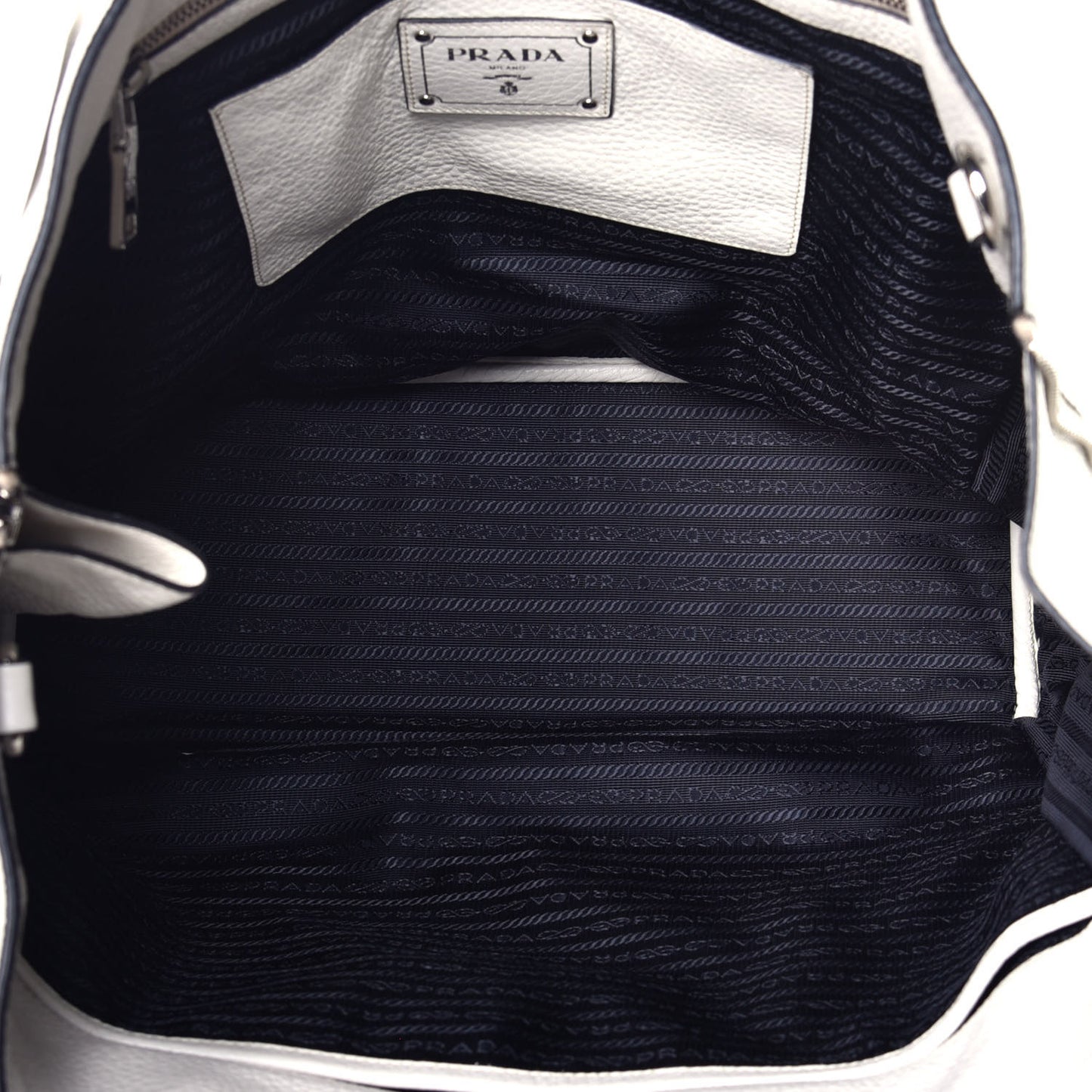 Vitello Daino Side Zip Tote Talco