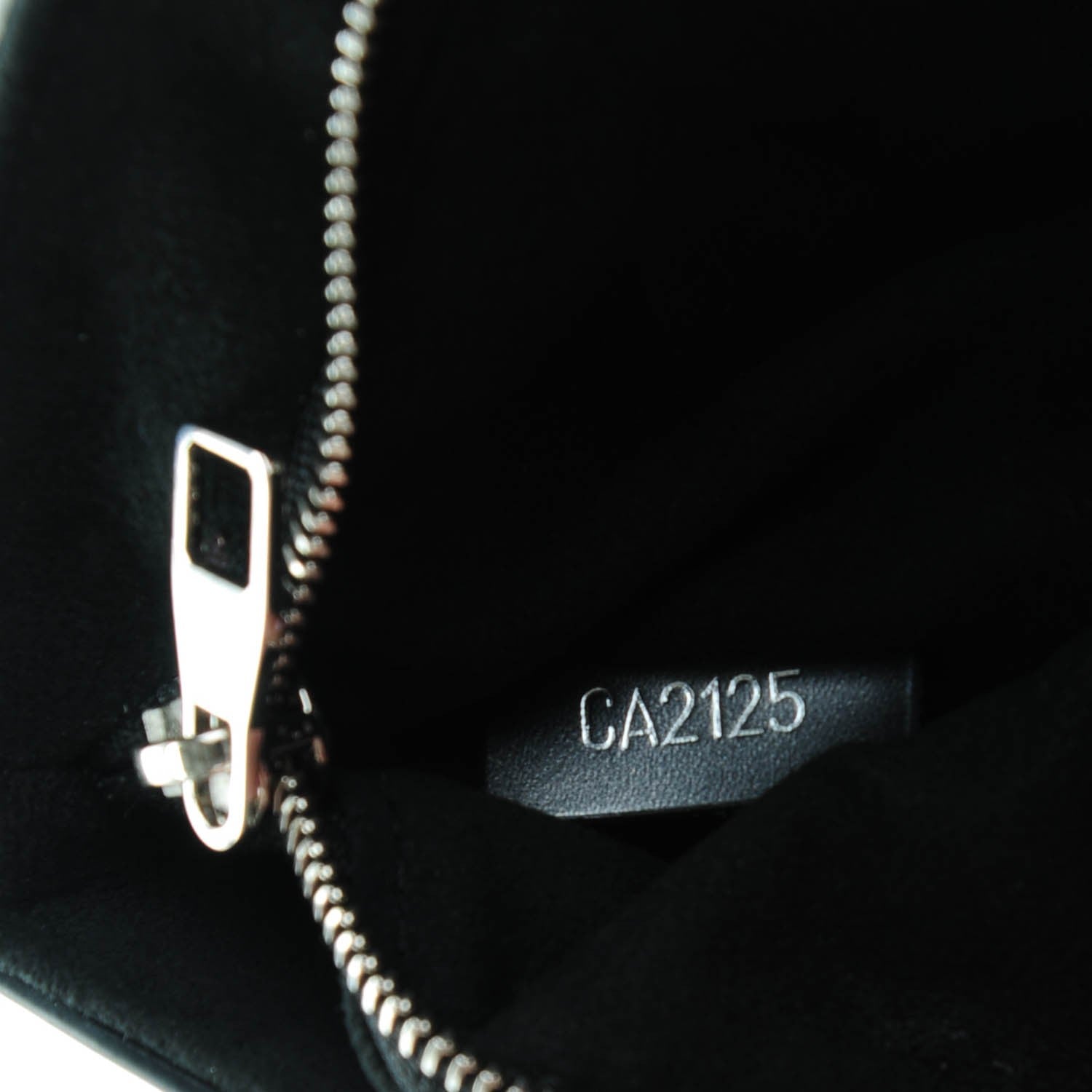 Louis Vuitton Epi Cluny MM Anthracite Nacre 7 of 7