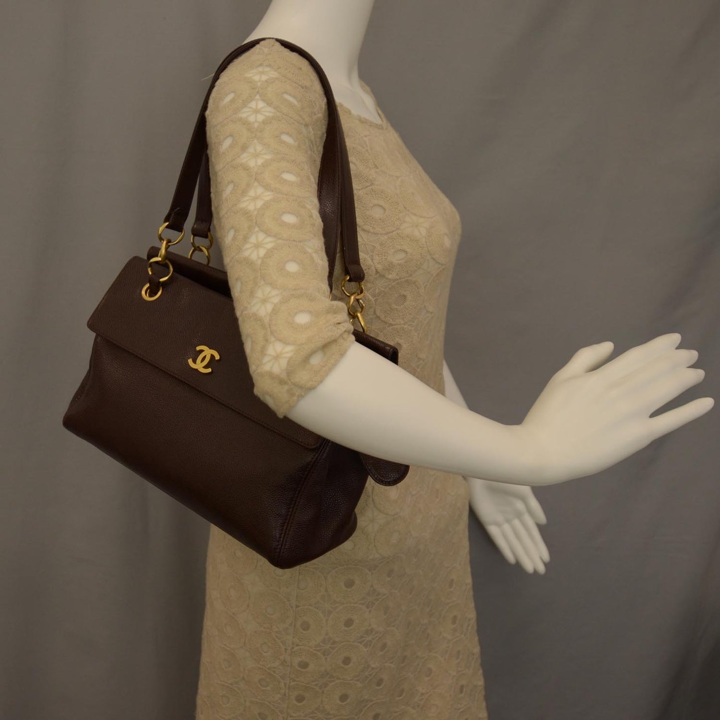 Caviar Shoulder Bag Brown