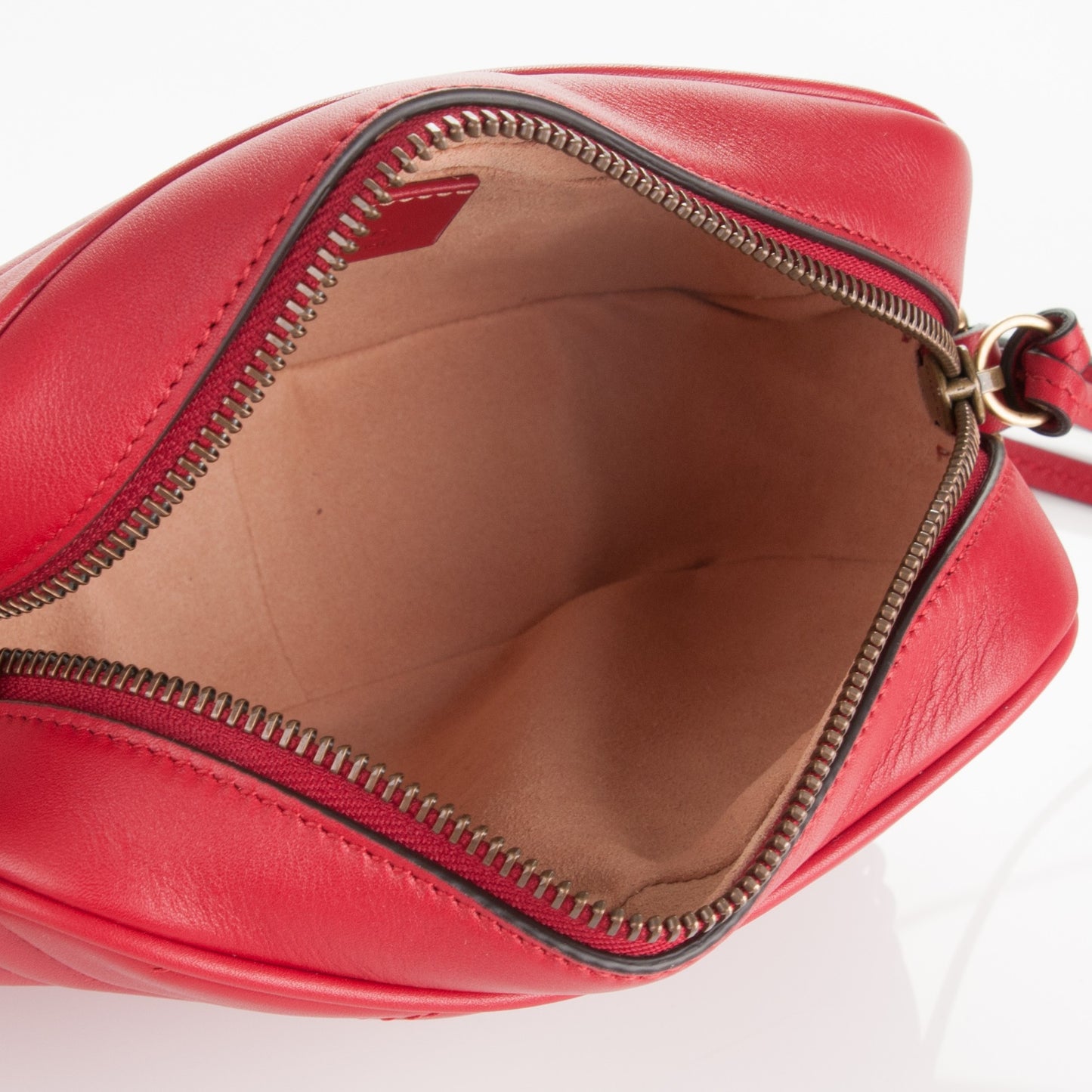 Calfskin Matelasse Mini GG Marmont Chain Shoulder Bag Hibiscus Red