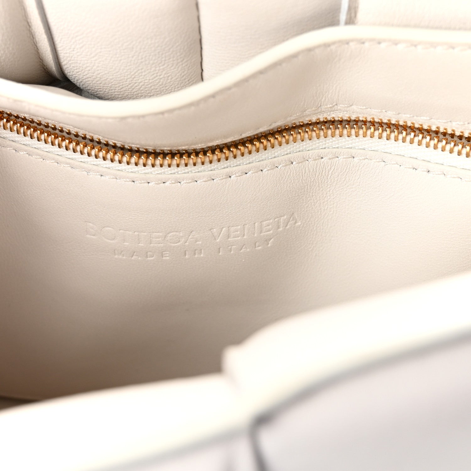 Bottega Veneta Lambskin Maxi Intreccio Padded Chain Cassette Crossbody Bag White 6 of 9