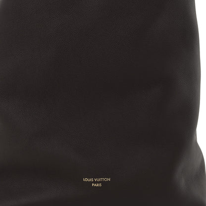 Louis Vuitton Grained Calfskin Low Key Hobo MM Ebene 8 of 10
