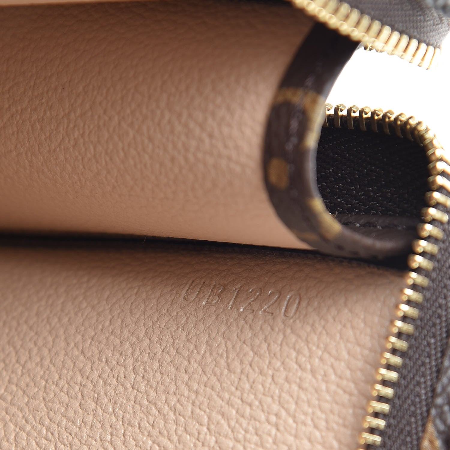 Louis Vuitton Monogram Toiletry Pouch 19 7 of 8