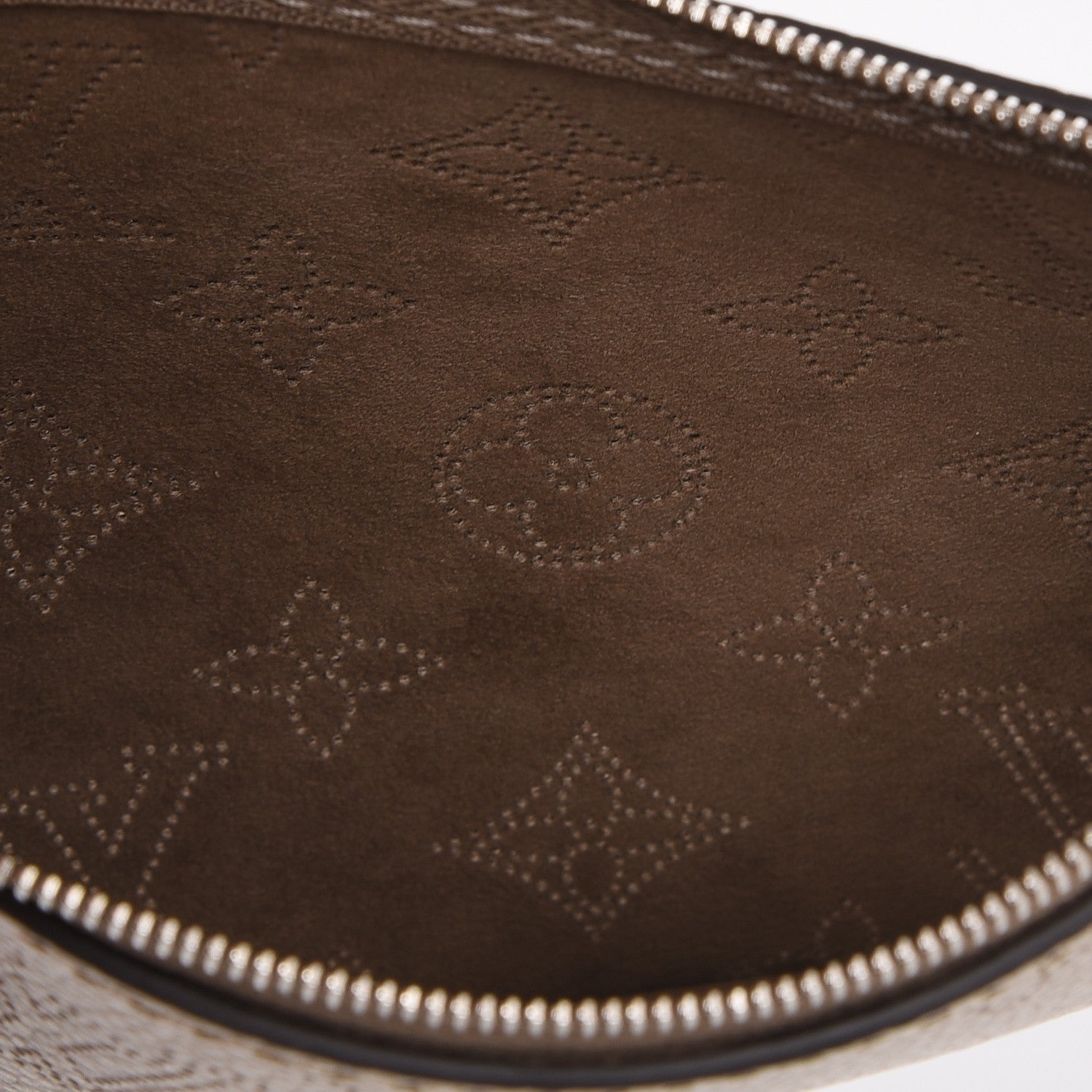 Louis Vuitton Mahina Girolata Zipped Pocket Galet 6 of 6