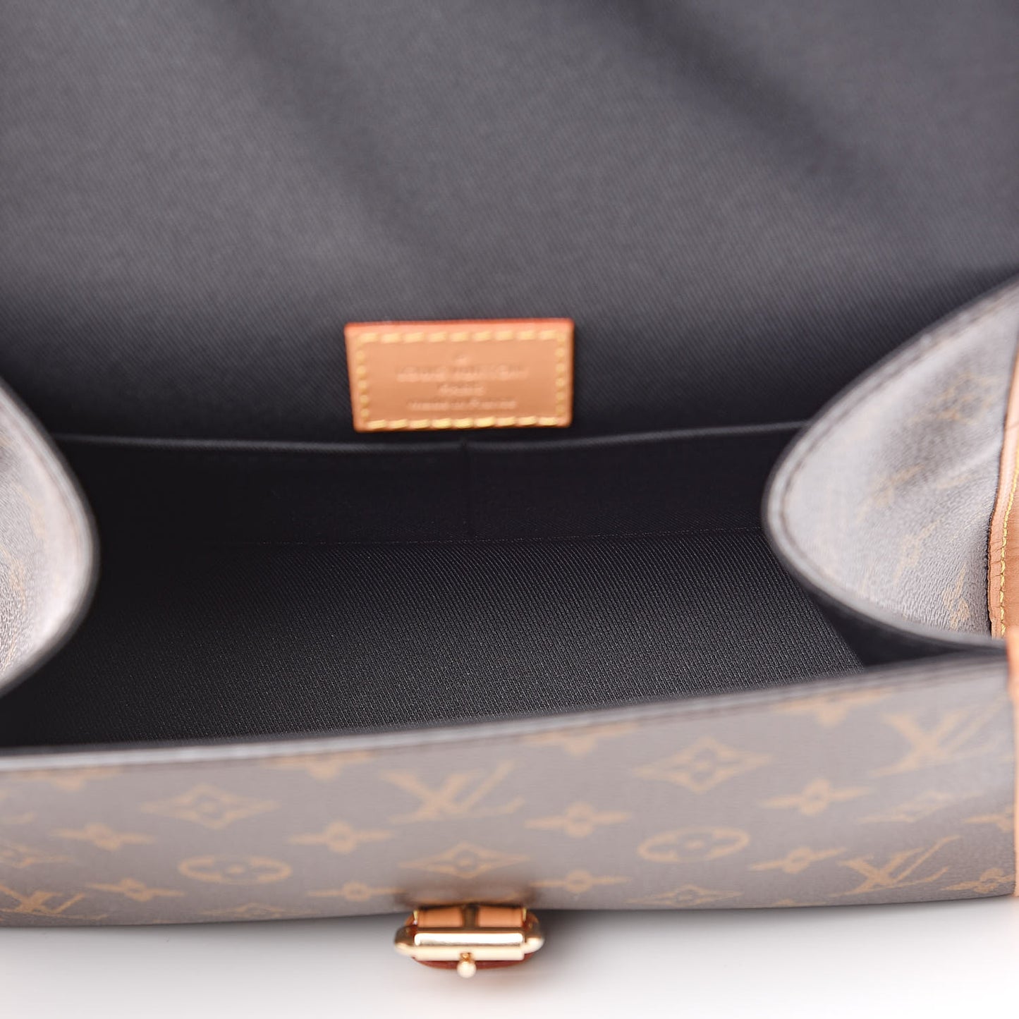 Monogram LV Ivy