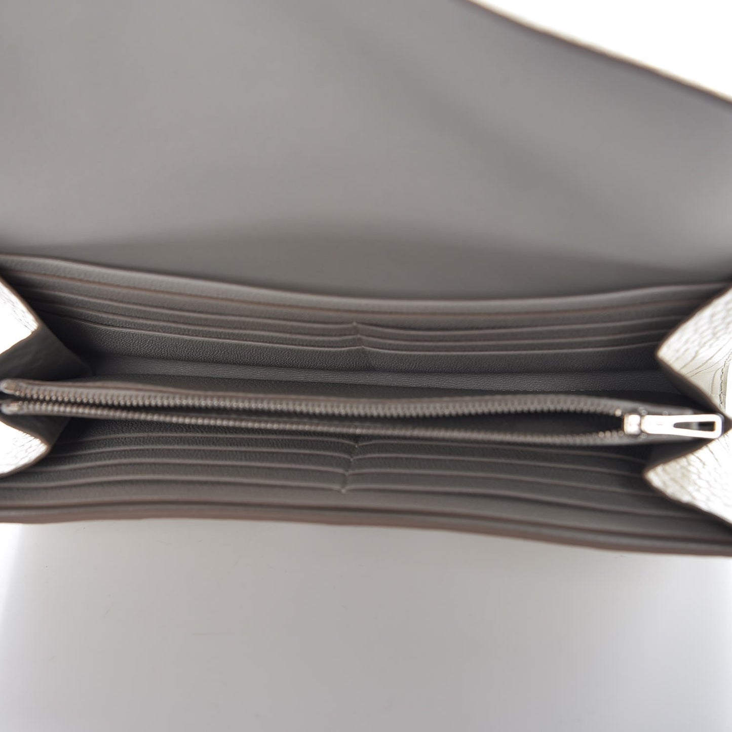 Matte Alligator Constance Wallet Beton