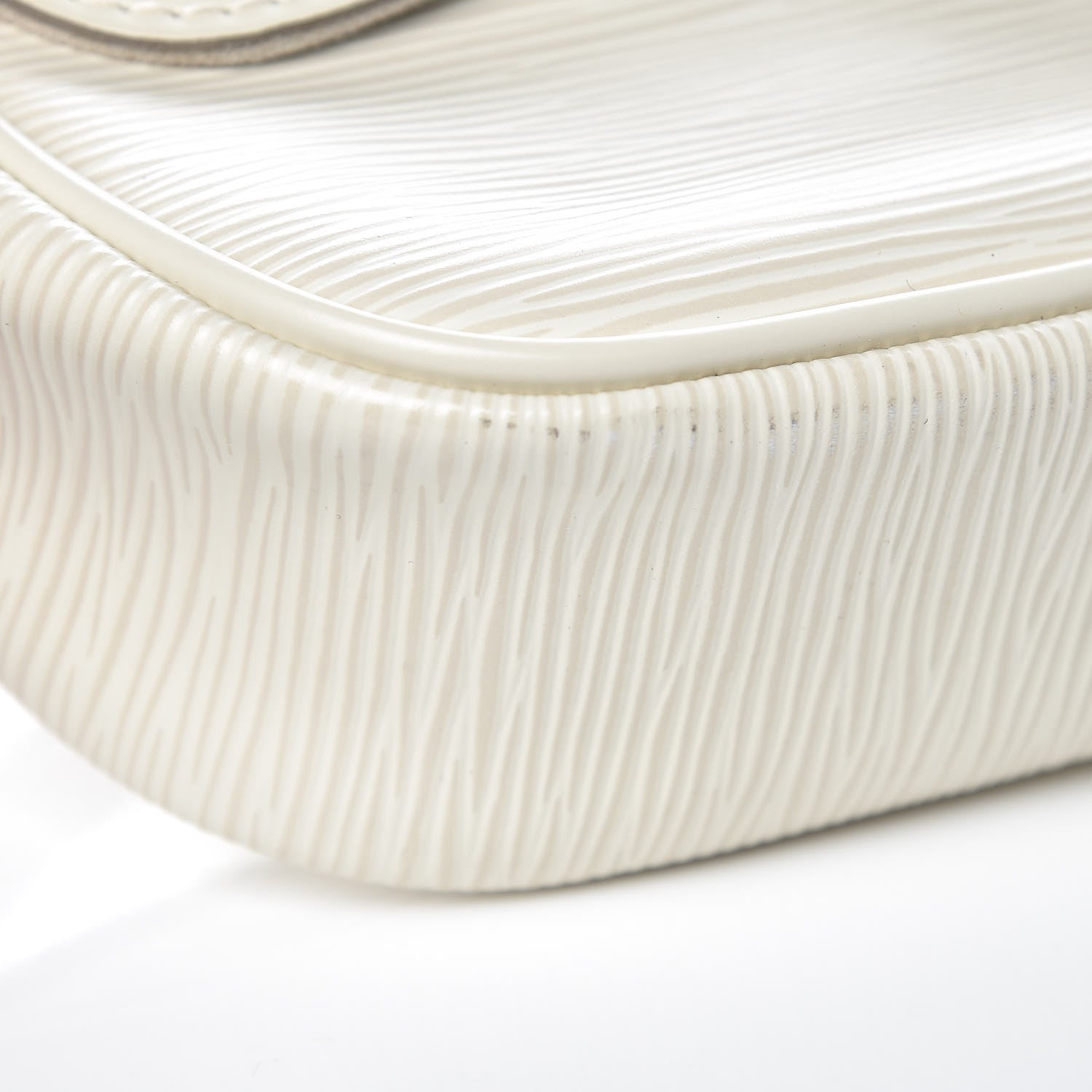 Louis Vuitton Epi Montaigne Clutch Ivory 7 of 11