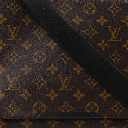 Louis Vuitton Monogram Macassar District PM 8 of 10