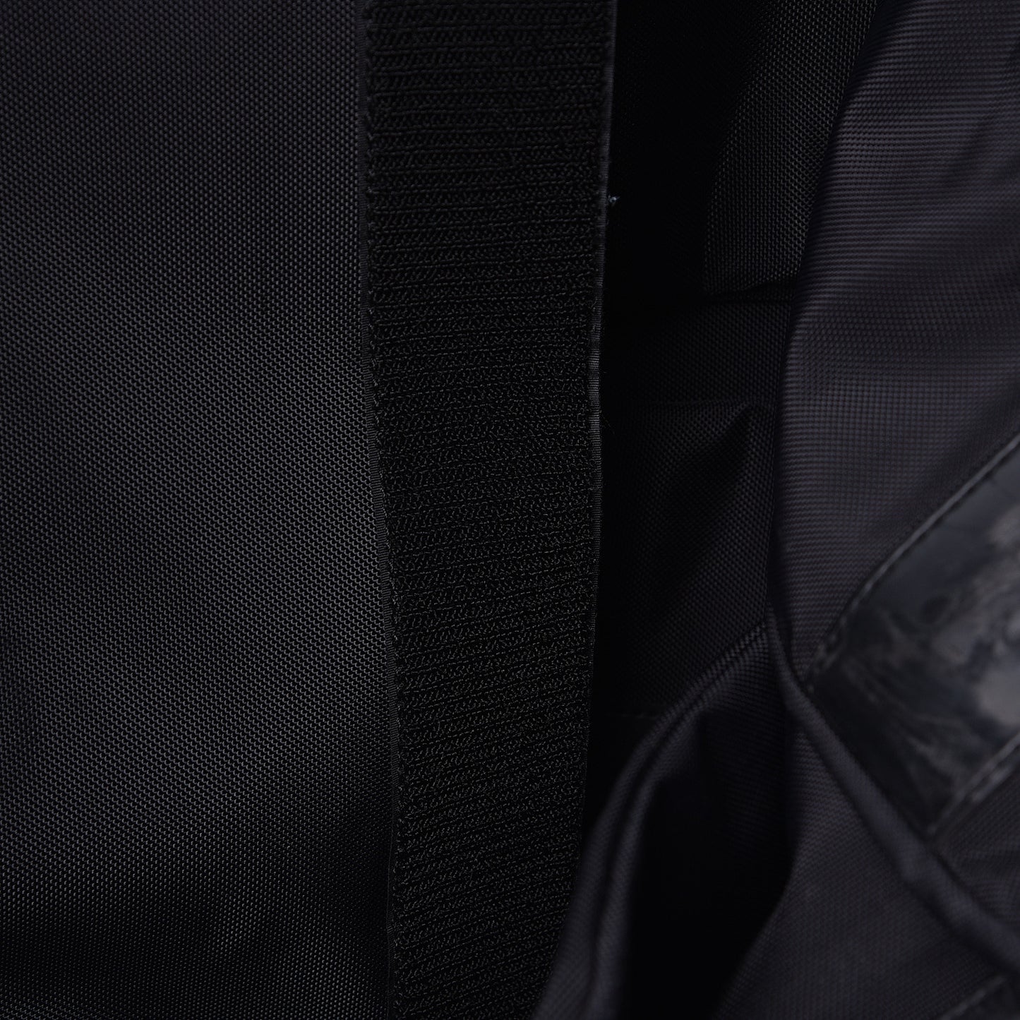 Damier Graphite Pegase 65