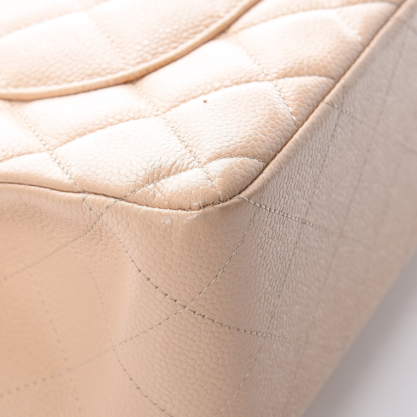 Caviar Quilted Jumbo Double Flap Beige Clair