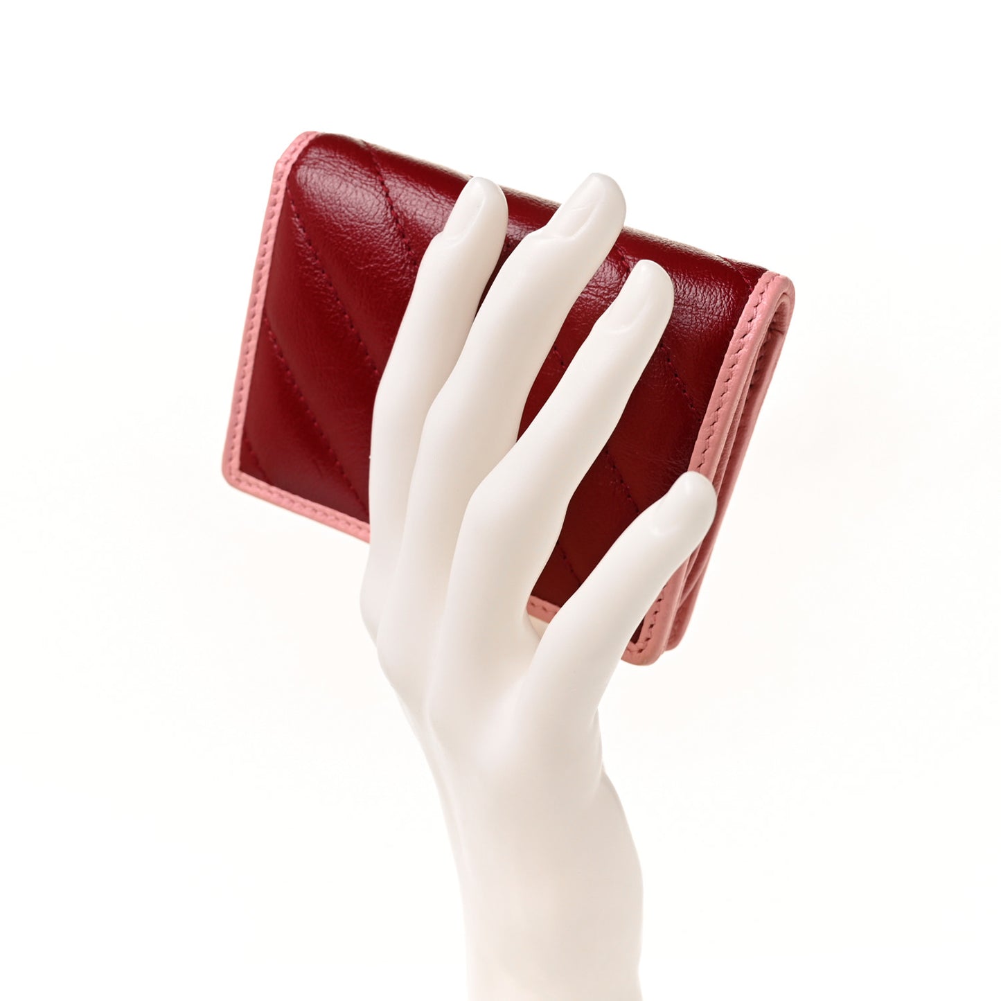 Azalea Calfskin Enamel Matelasse Diagonal Torchon GG Marmont Card Case New Cherry Red Wild Rose