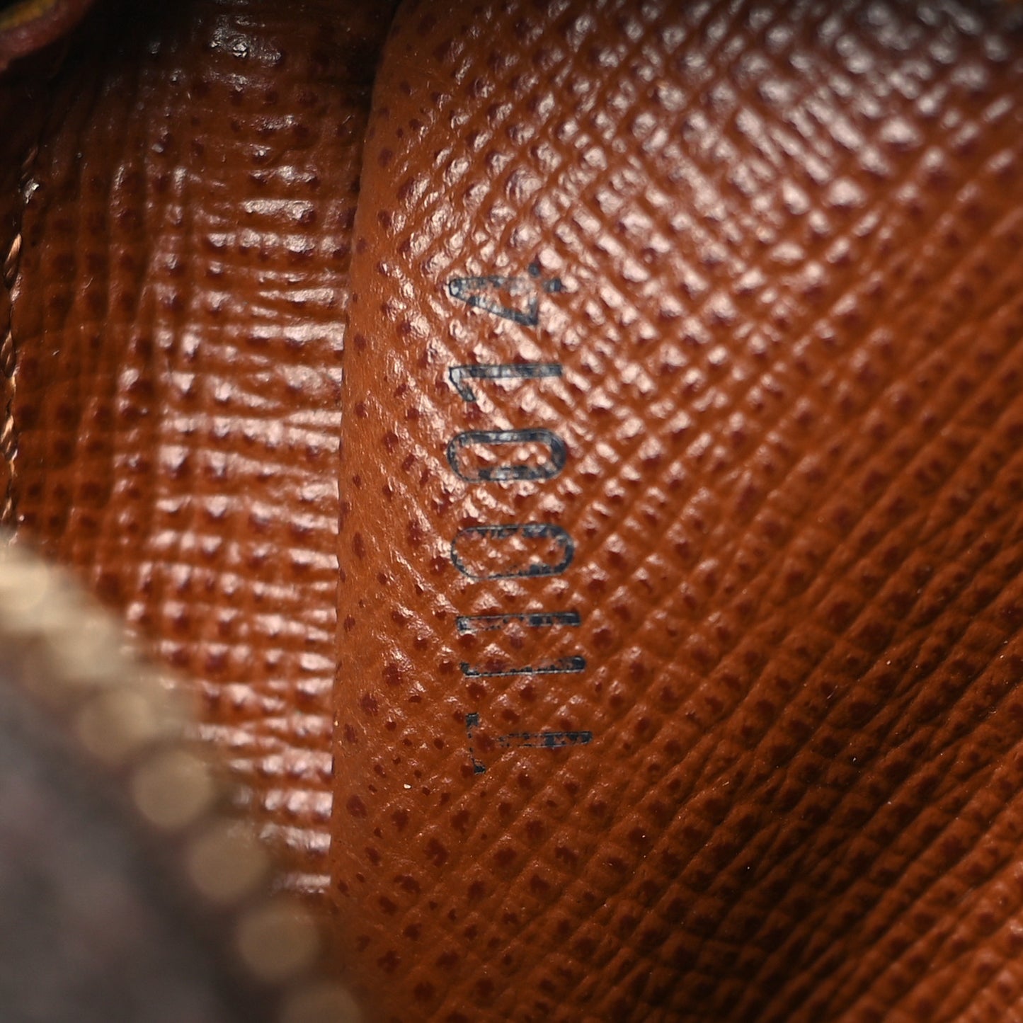 Monogram Amazone