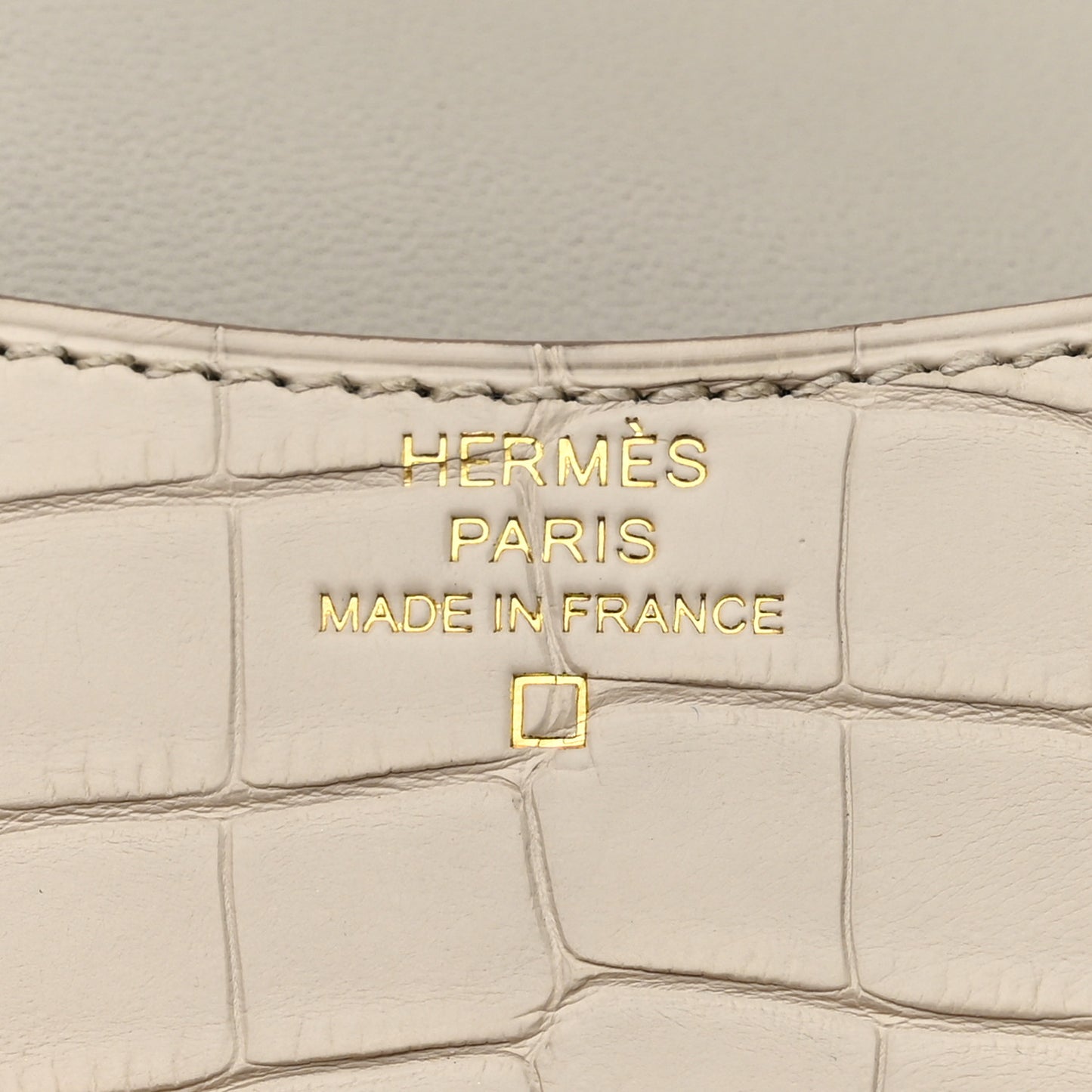 Matte Alligator Constance Slim Wallet Beton