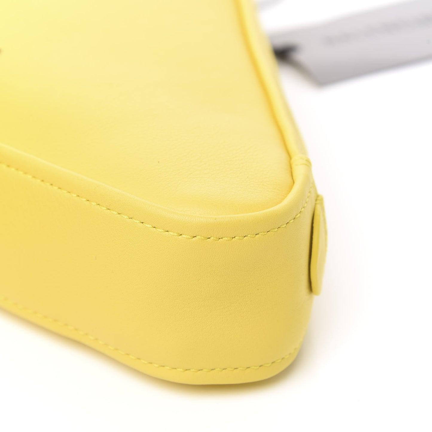Shiny Day Calfskin Logo M Triangle Pouch Jaune Black