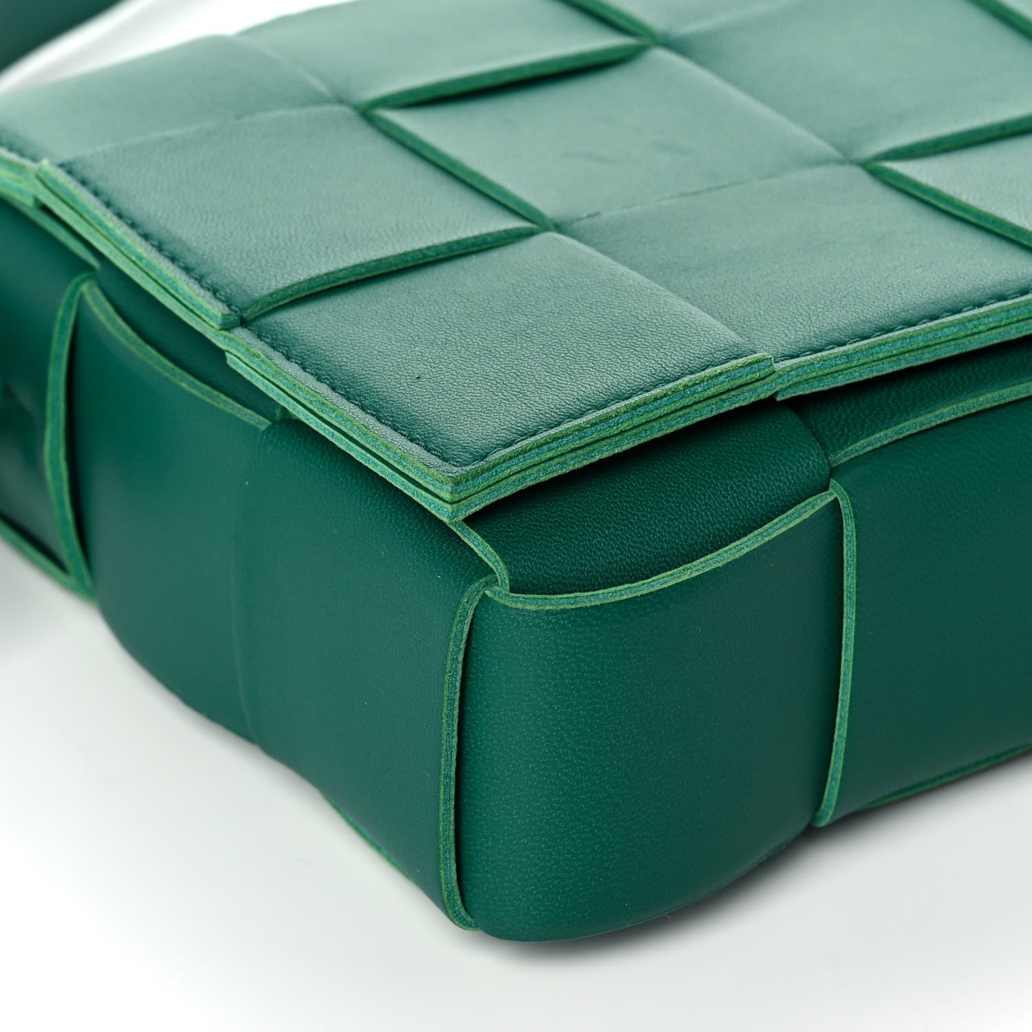 Bottega Veneta Lambskin Maxi Intrecciato Cassette Crossbody Bag Racing Green 9 of 11