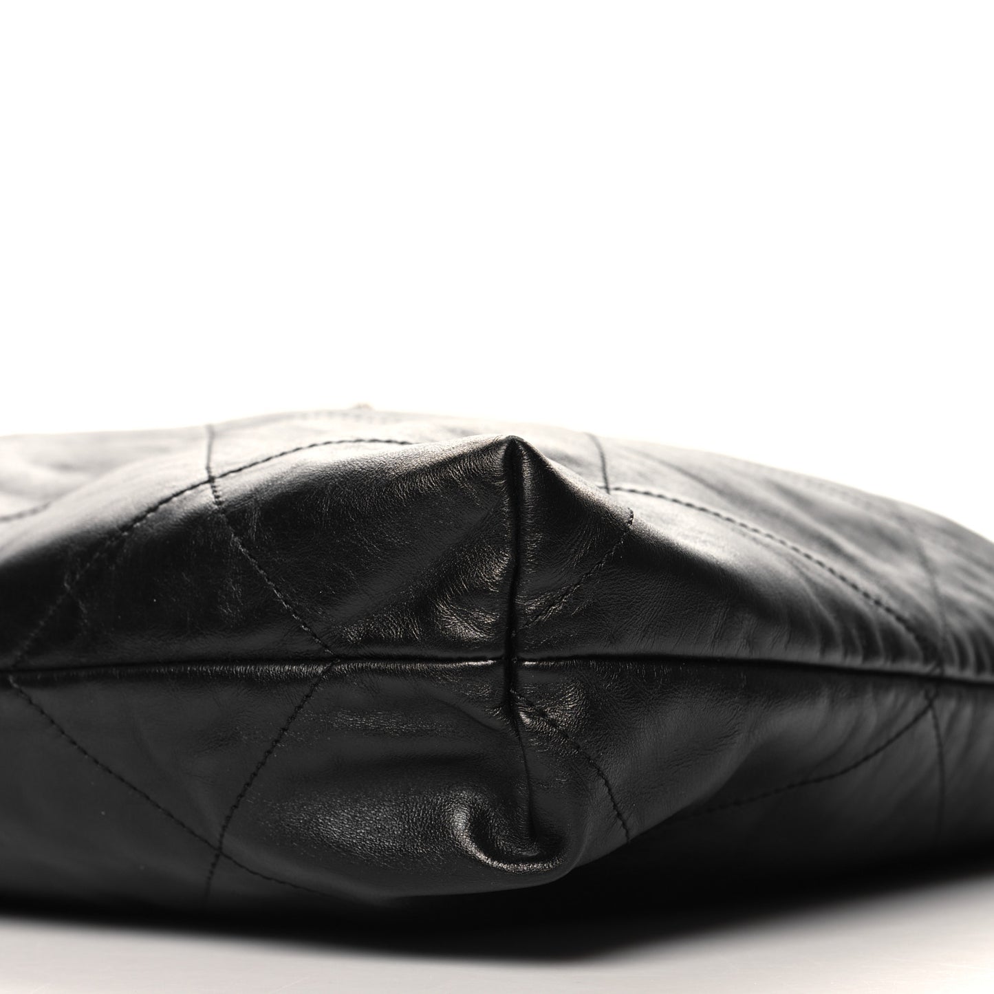 Shiny Calfskin Quilted Chanel 22 Black