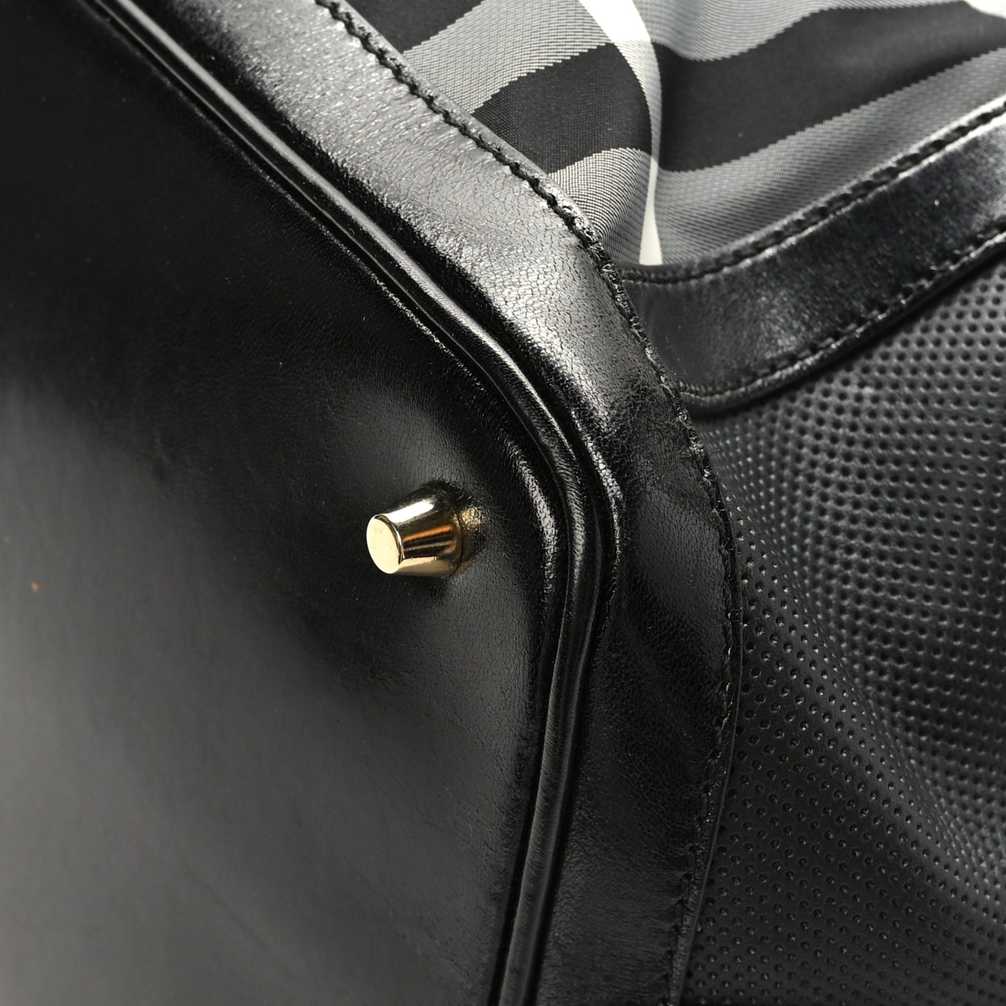 Nylon Beat Check Medium Landscape Lynher Tote Black