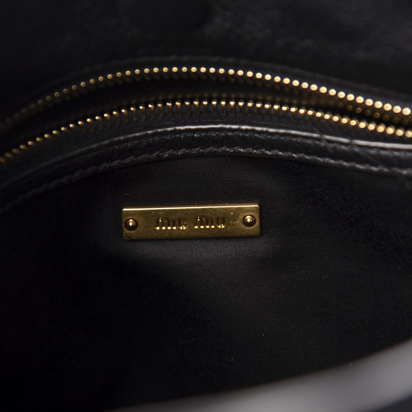 Vitello Daino Shoulder Bag Black