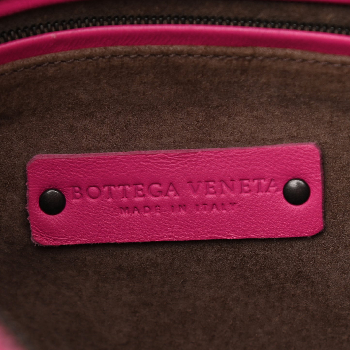 Nappa Intrecciato Medium Veneta Hobo Fuchsia