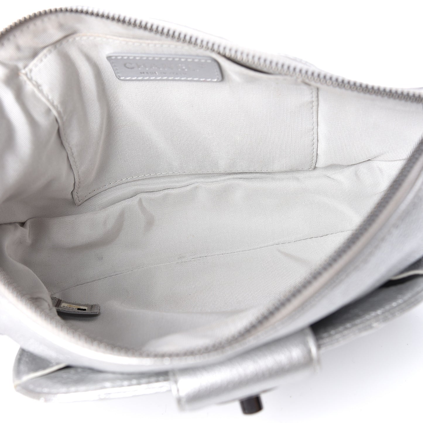 Metallic Grained Calfskin Quilted Casual Rock Waist Bag Fanny Pack Silver