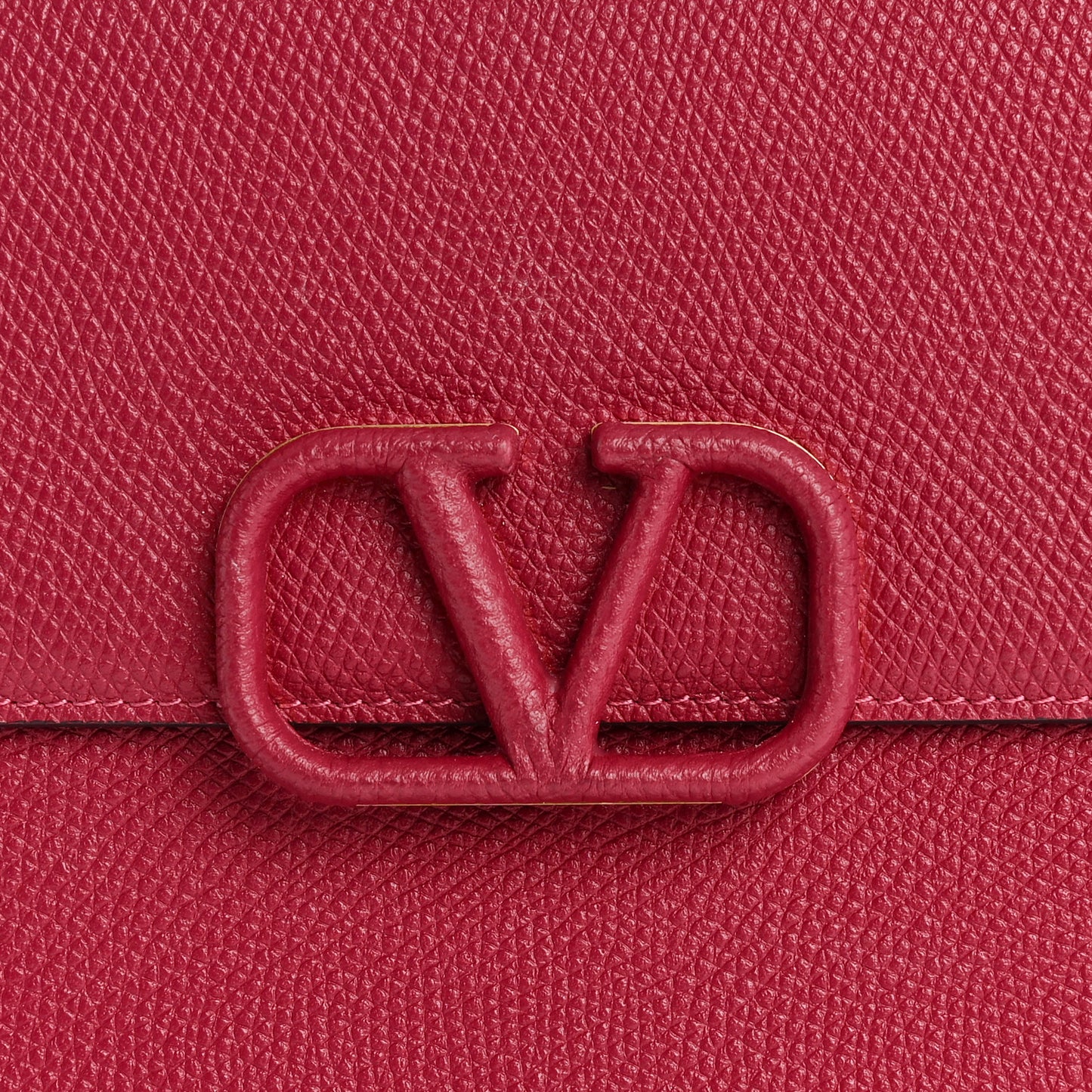 Grainy Calfskin Large Vlogo Clutch Raspberry
