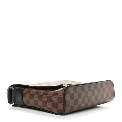 Louis Vuitton Damier Ebene District PM 3 of 8