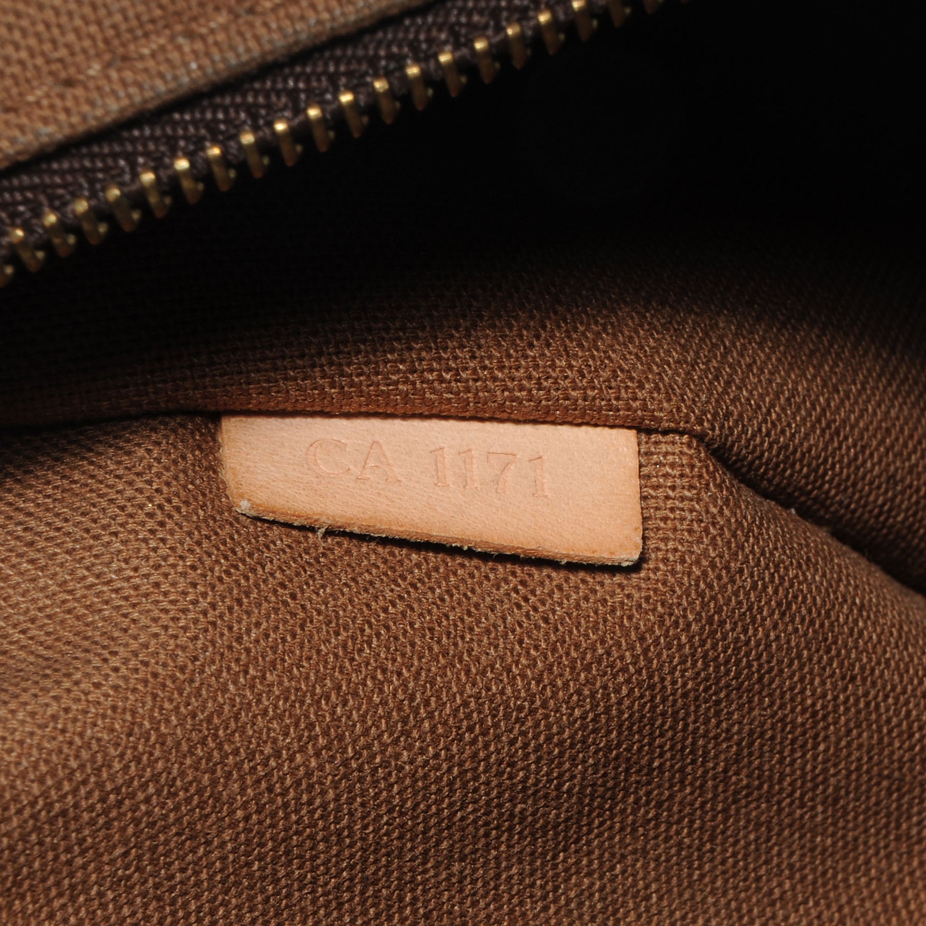 Louis Vuitton Monogram Cabas Beaubourg 7 of 7