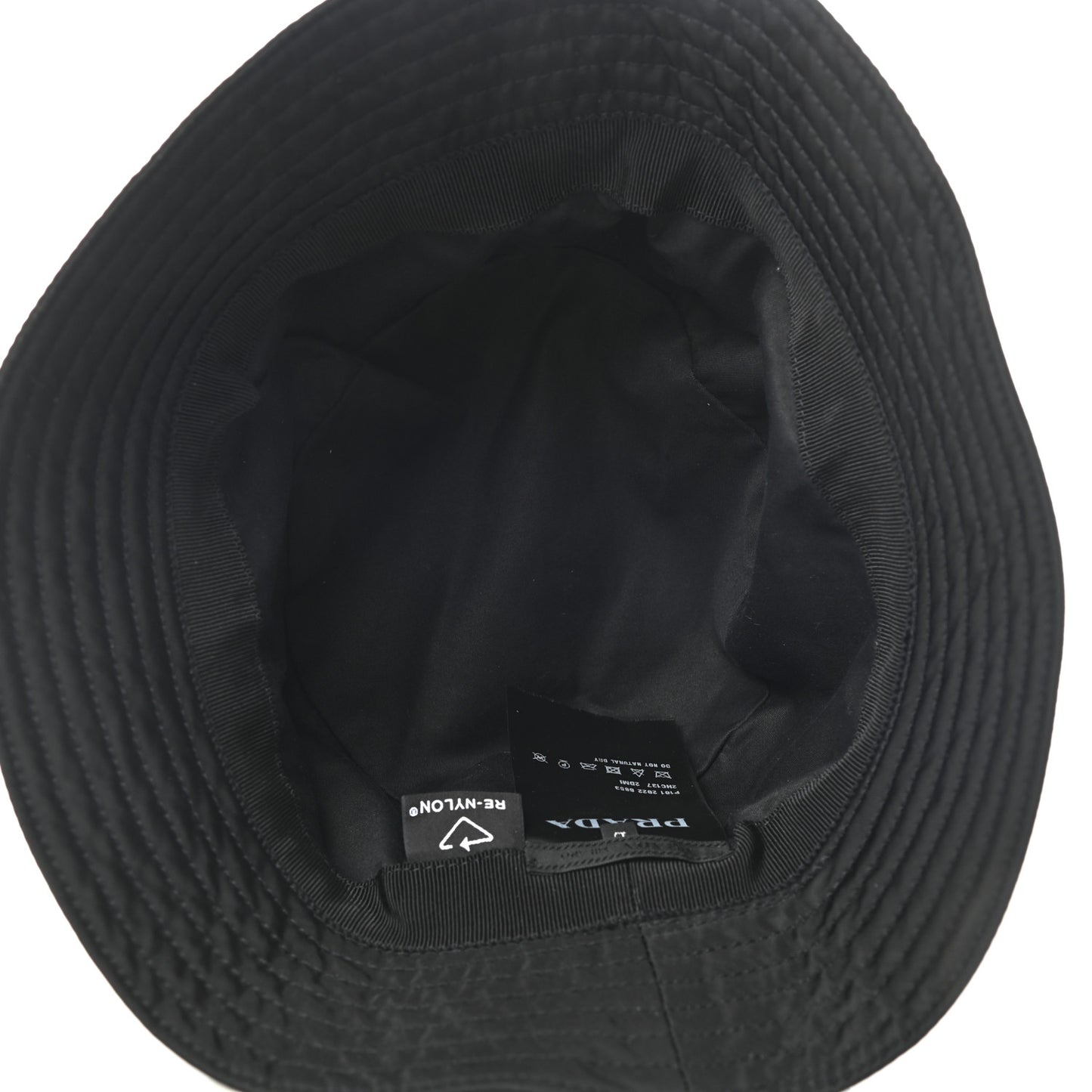 Re-Nylon Metal Triangle Logo Mens Bucket Hat L Black
