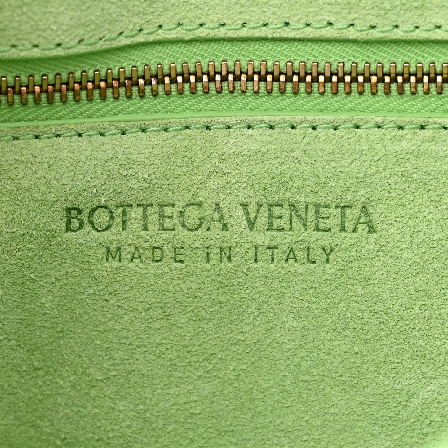 Grained Calfskin Maxi Intrecciato Cassette Crossbody Bag Caramel Pistachio