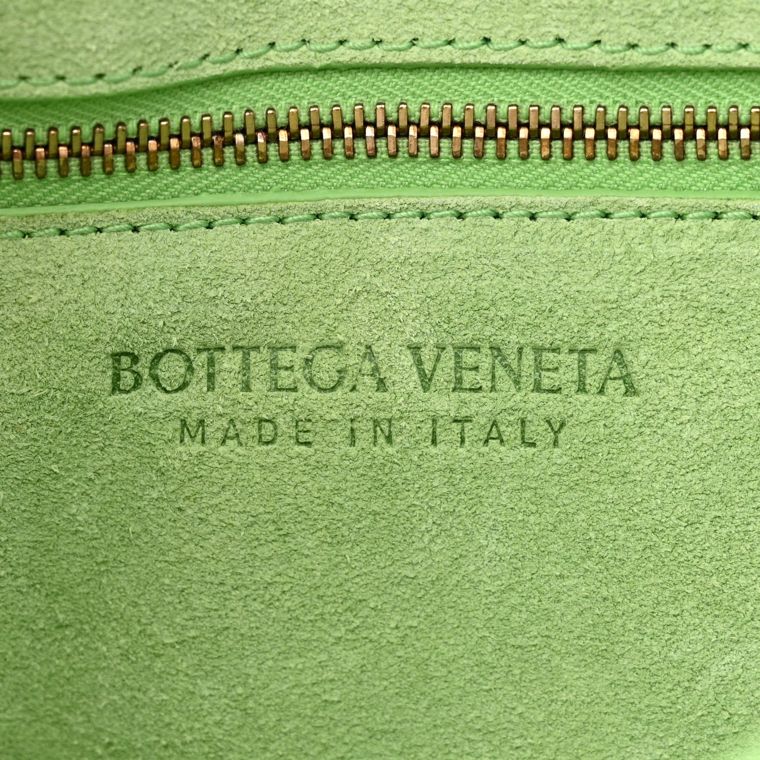 Bottega Veneta Grained Calfskin Maxi Intrecciato Cassette Crossbody Bag Caramel Pistachio 7 of 11