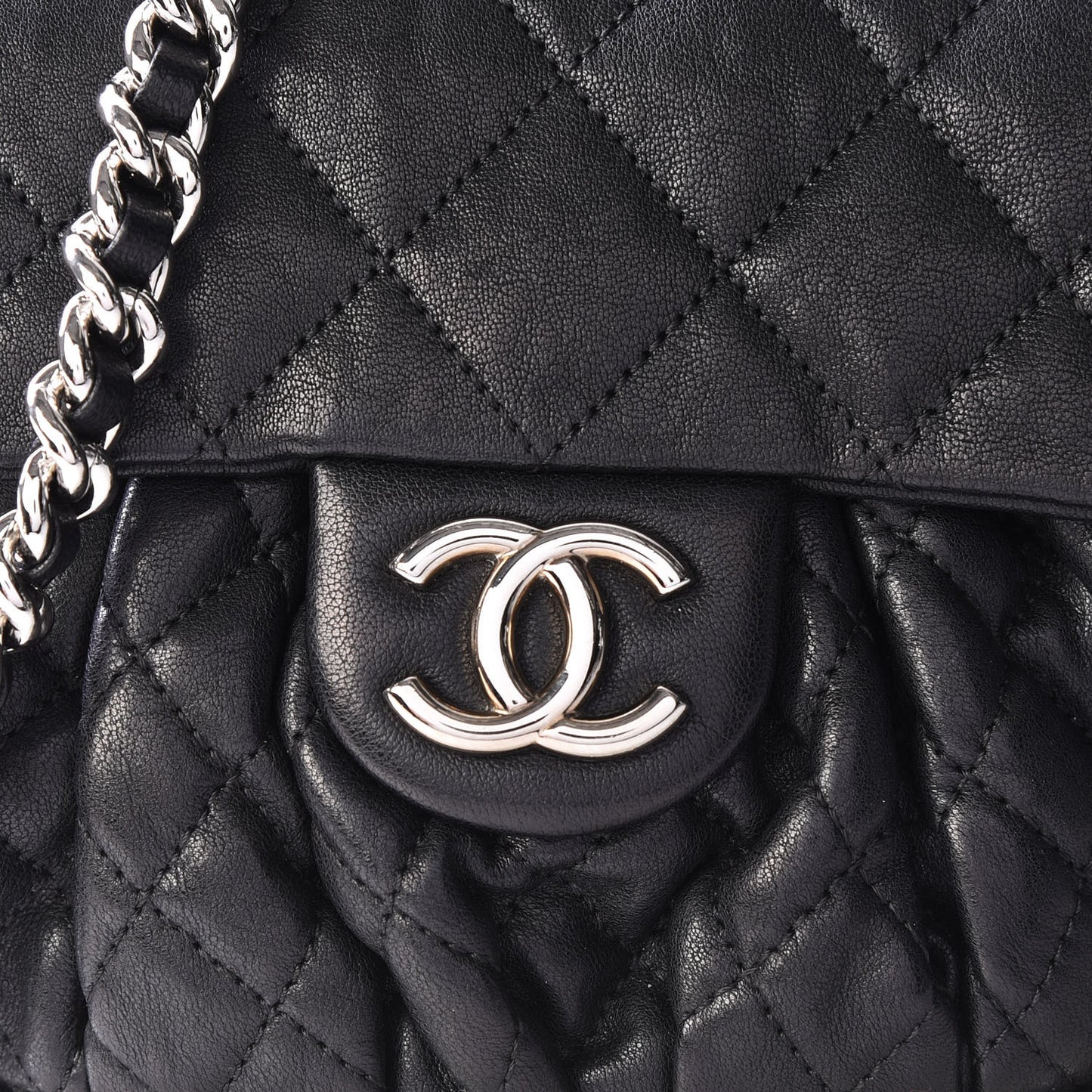 Washed Lambskin Mini Chain Around Messenger Black