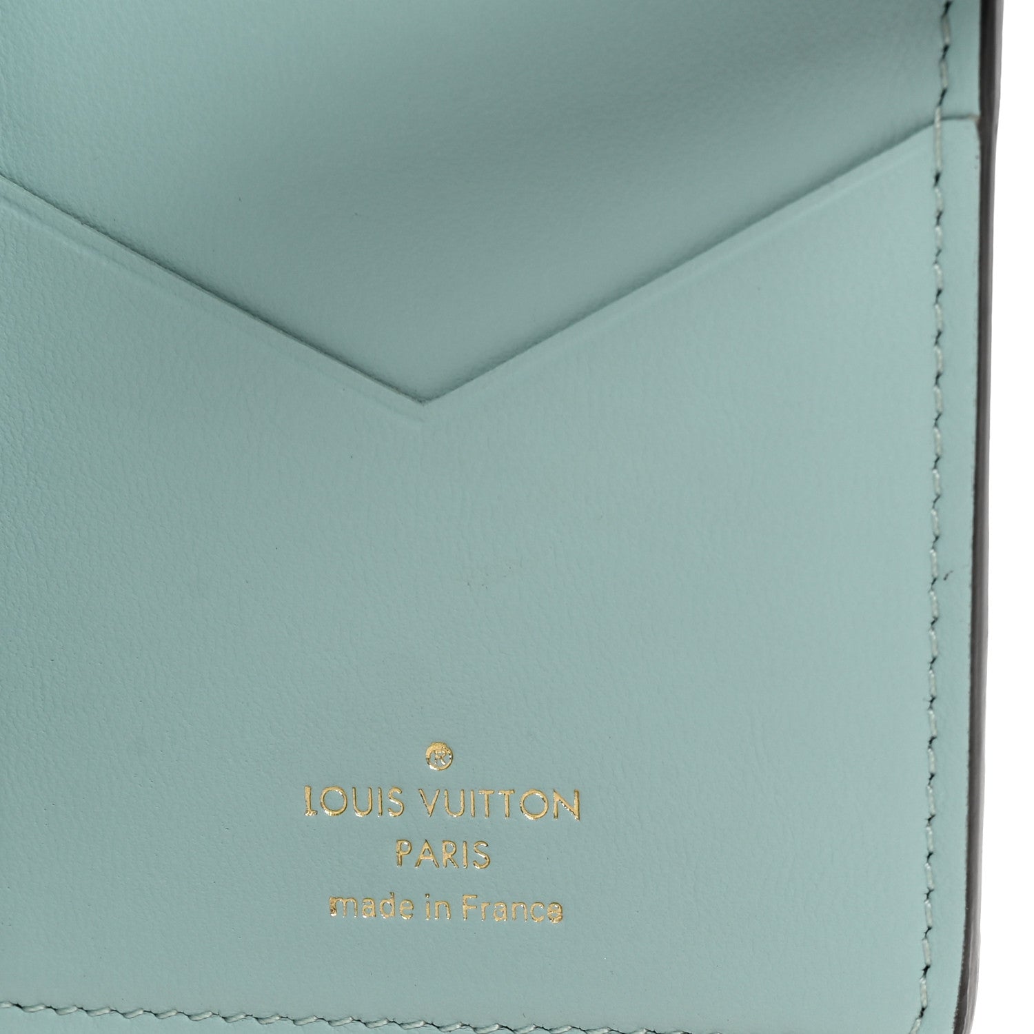 Louis Vuitton Taurillon LV Vertical Capucines Wallet Galet Aquamarine 6 of 6
