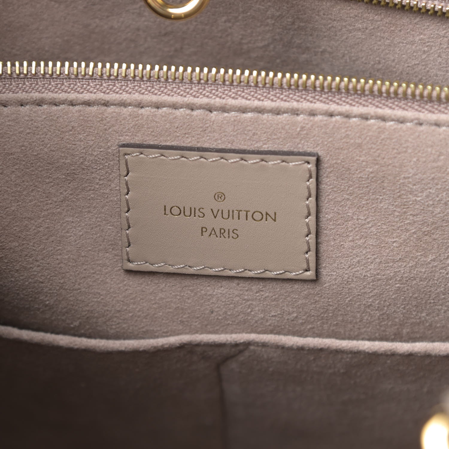 Louis Vuitton Empreinte Monogram Giant Onthego MM Tourterelle 6 of 11