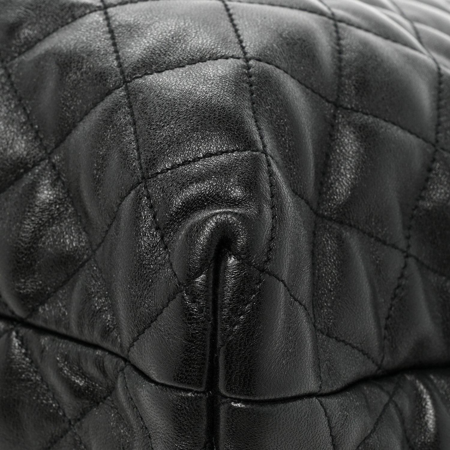 Saint Laurent Lambskin Quilted Maxi Icare Shopping Tote Black 15 of 17