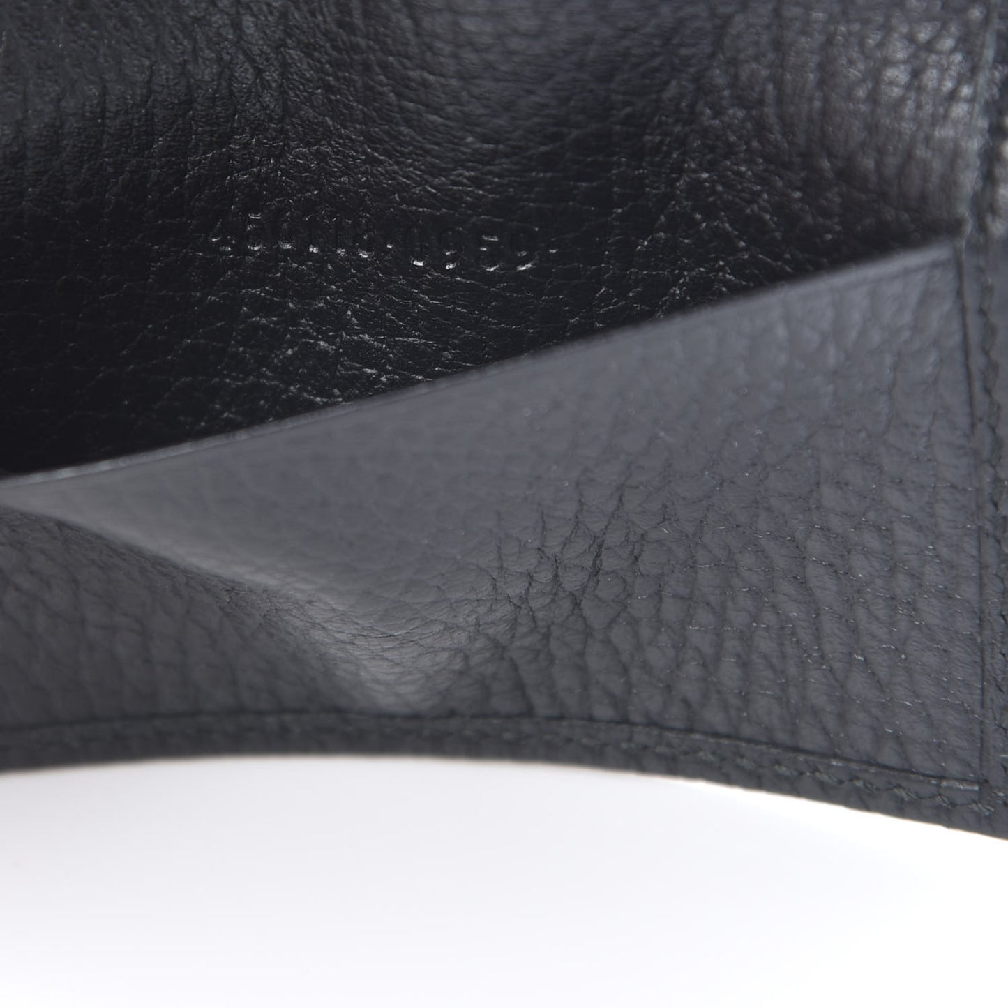 Pebbled Calfskin GG Marmont 6 Key Holder Black