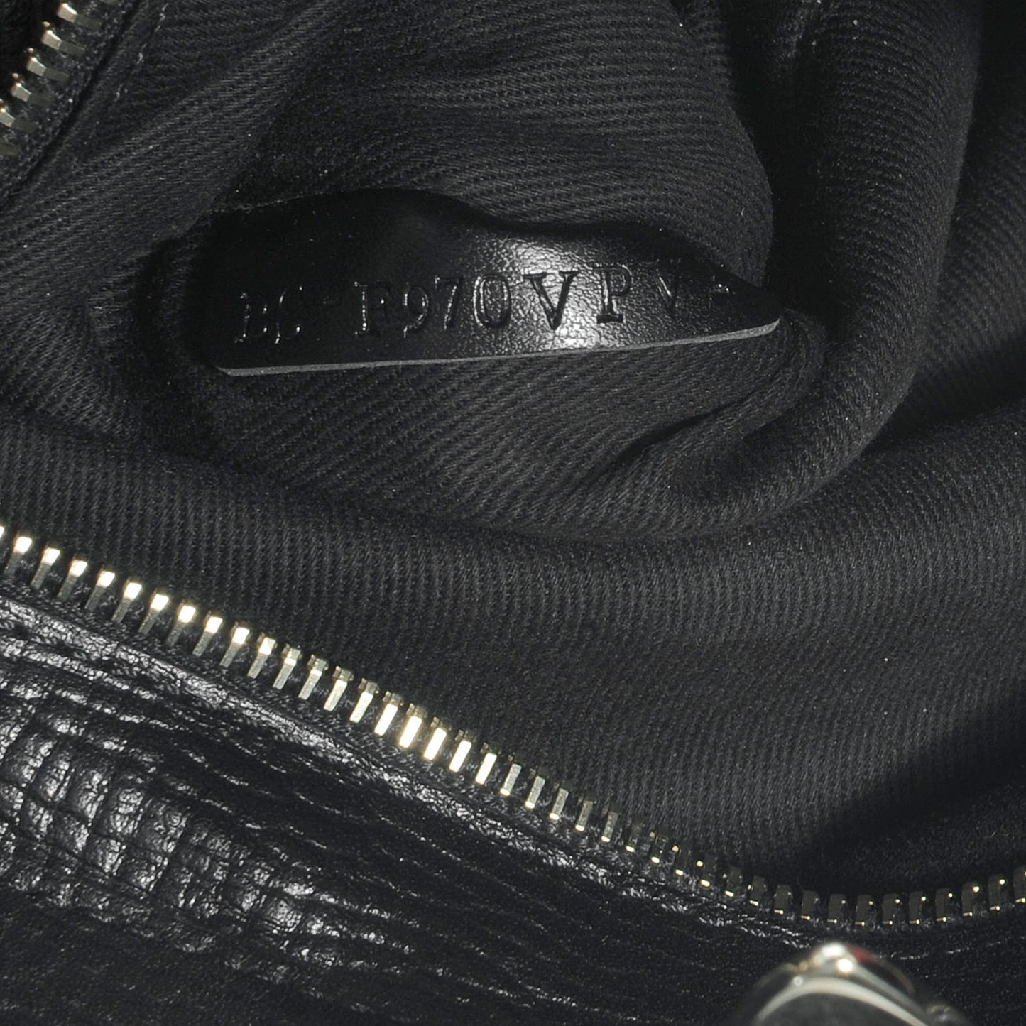 Textured Calfskin Medium Rockstud Tote Black