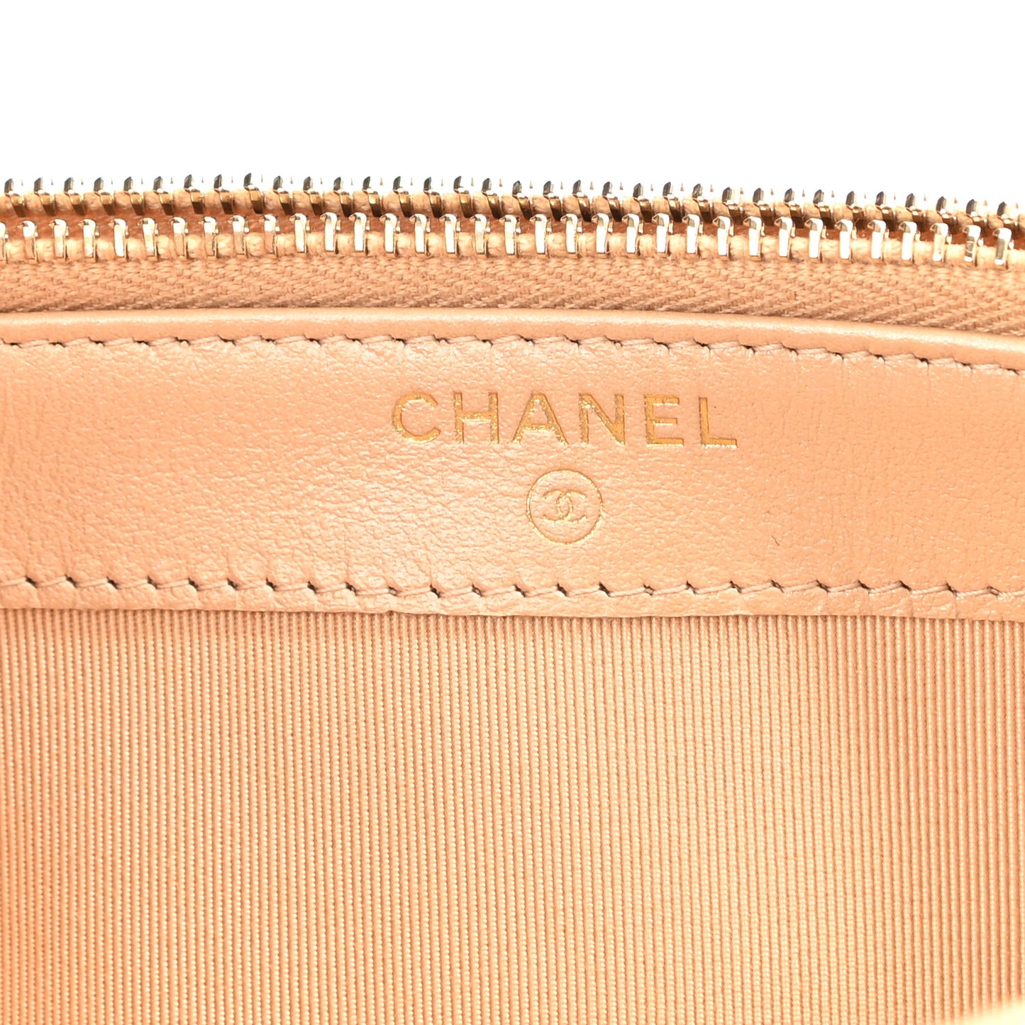 Iridescent Caviar Quilted Small Clutch With Chain Beige