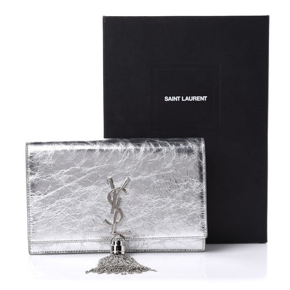 Saint Laurent Metallic Crackled Calfskin Kate Monogram Tassel Chain Wallet Argento 12 of 12