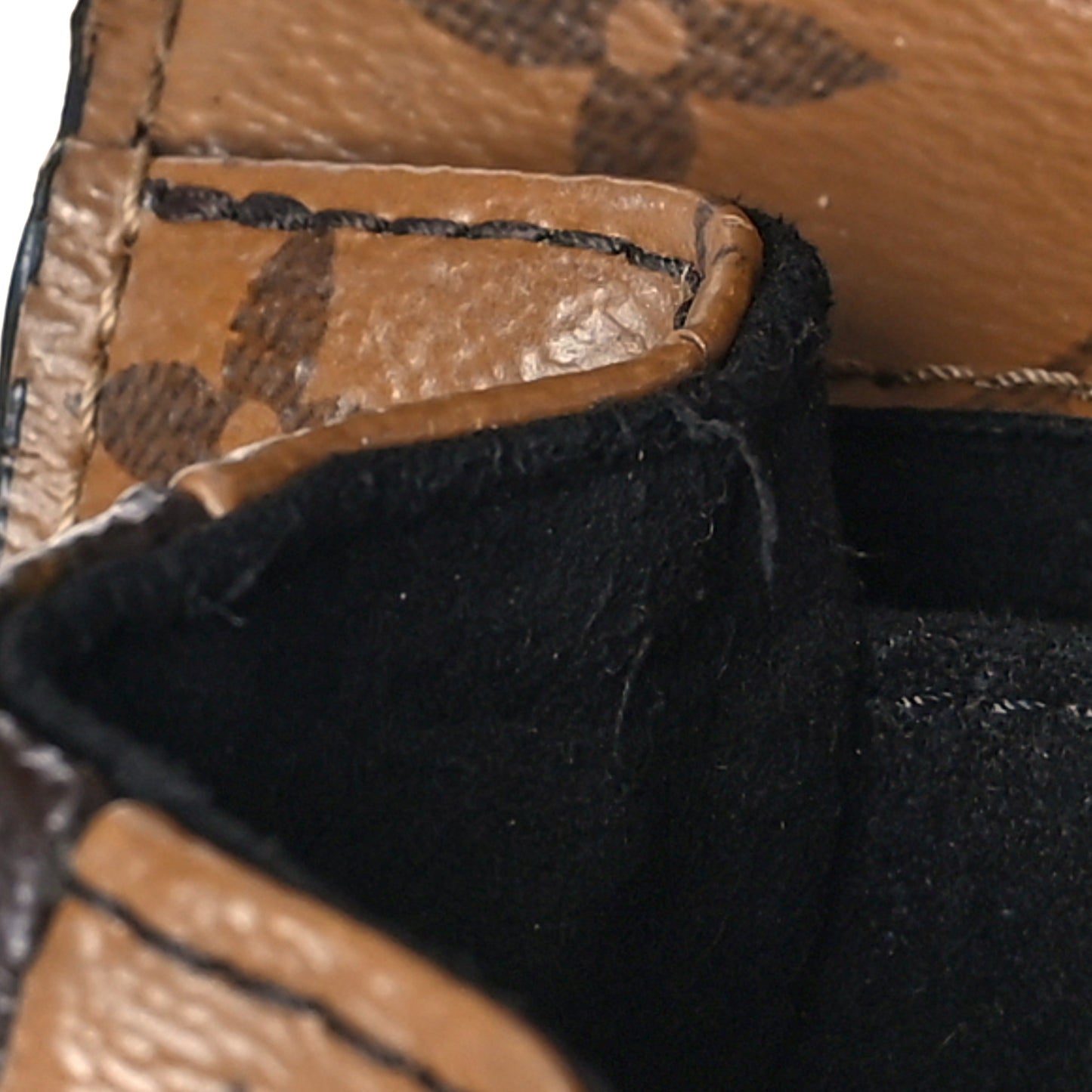Reverse Monogram Pochette Metis